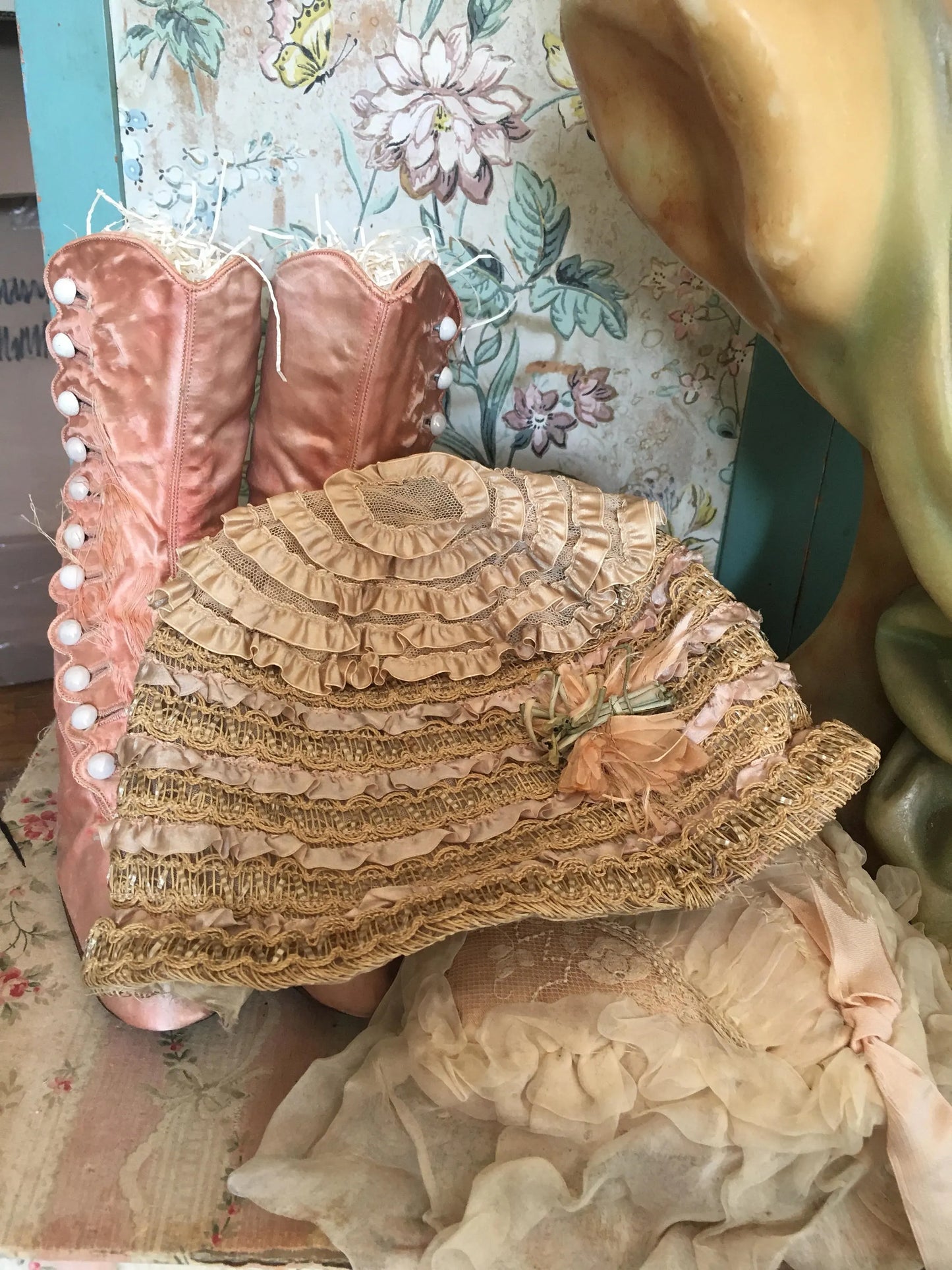 Antique 1920s Hat Cloche Lace Pink Ribbon
