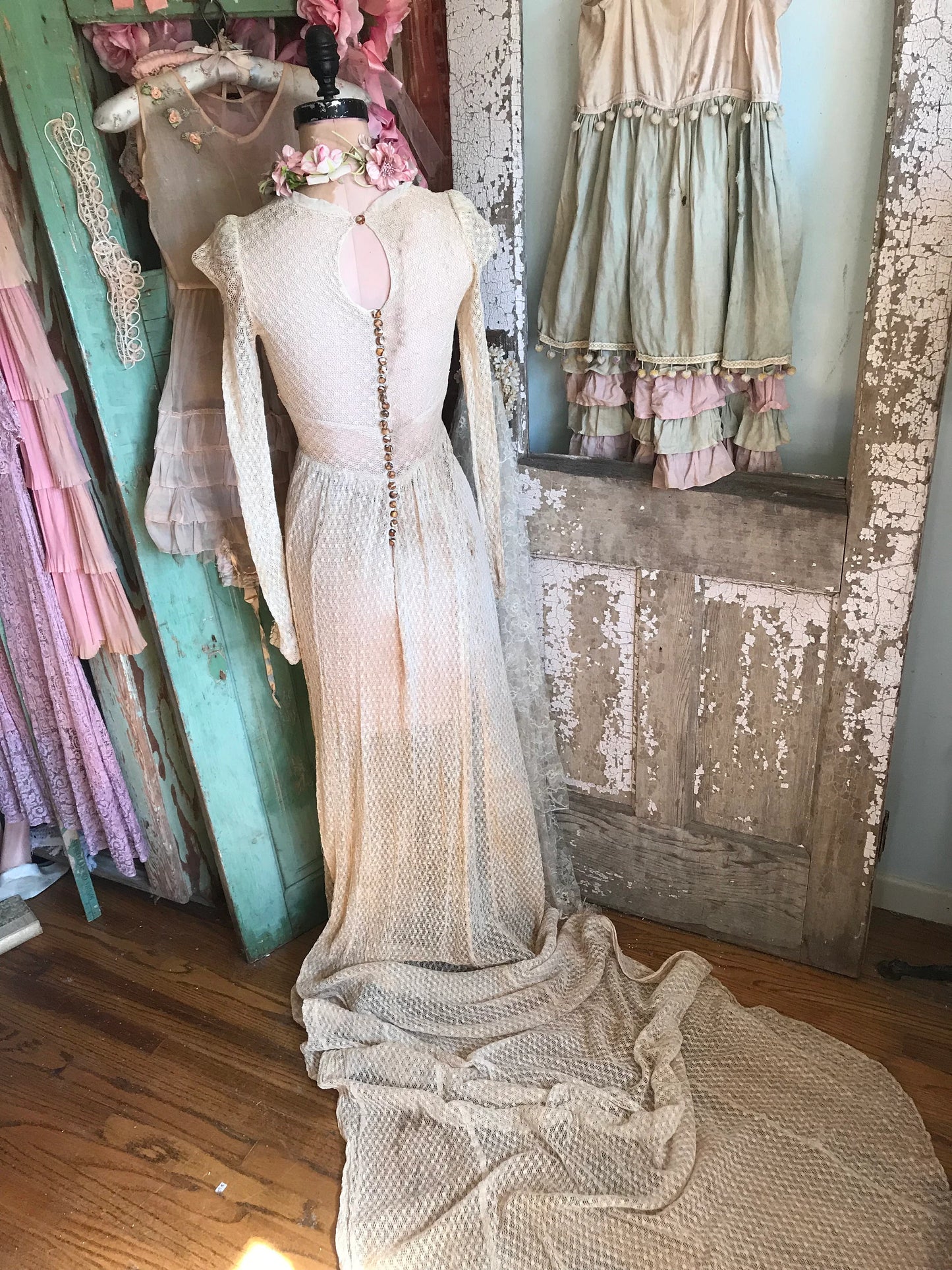 Antique Lace Wedding Dress Long Train
