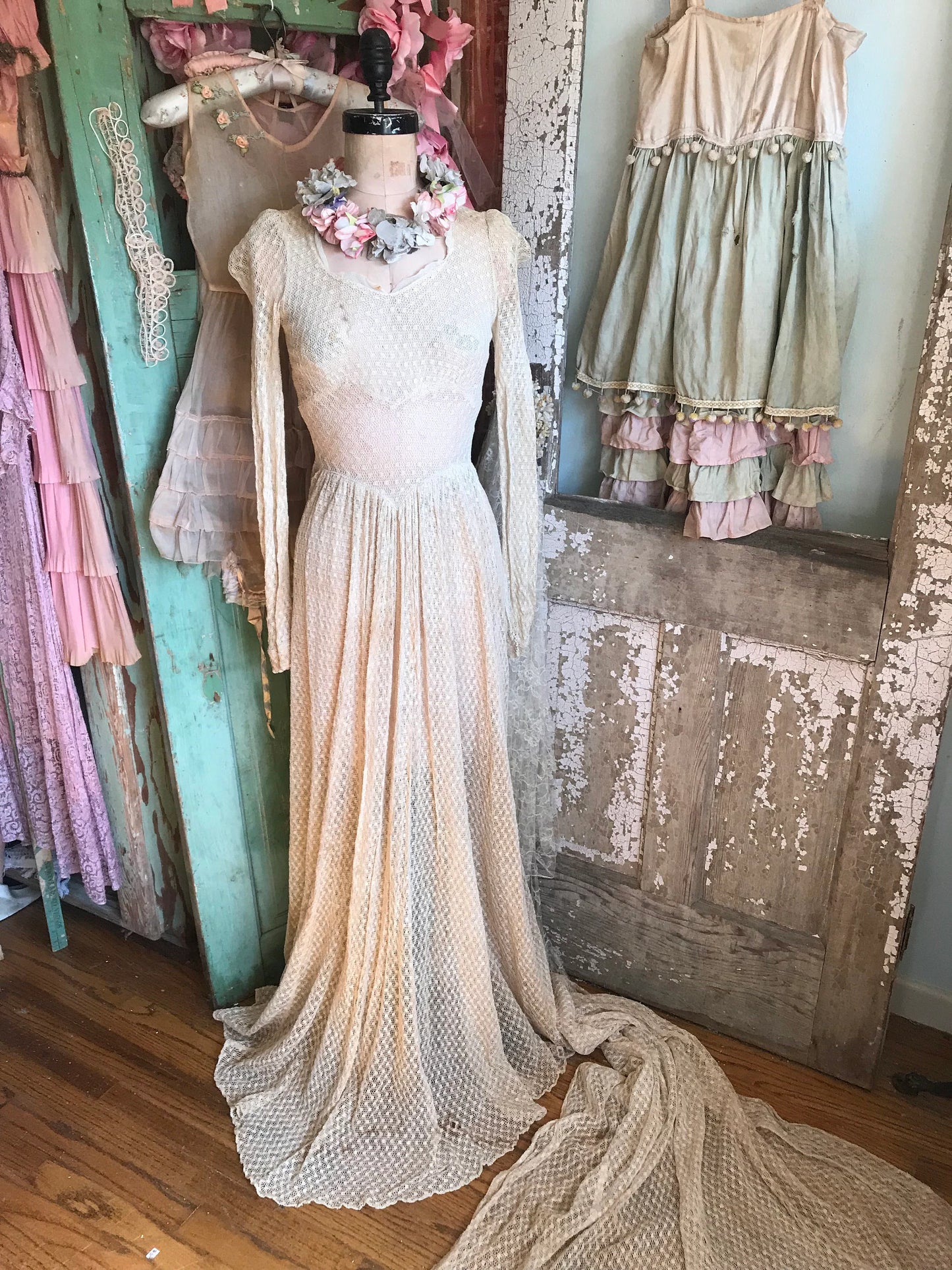 Antique Lace Wedding Dress Long Train
