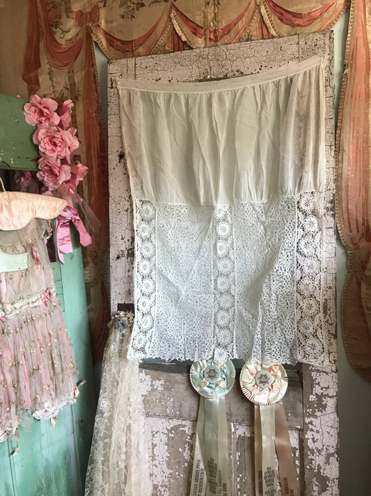 Antique Curtain Panel White Lace