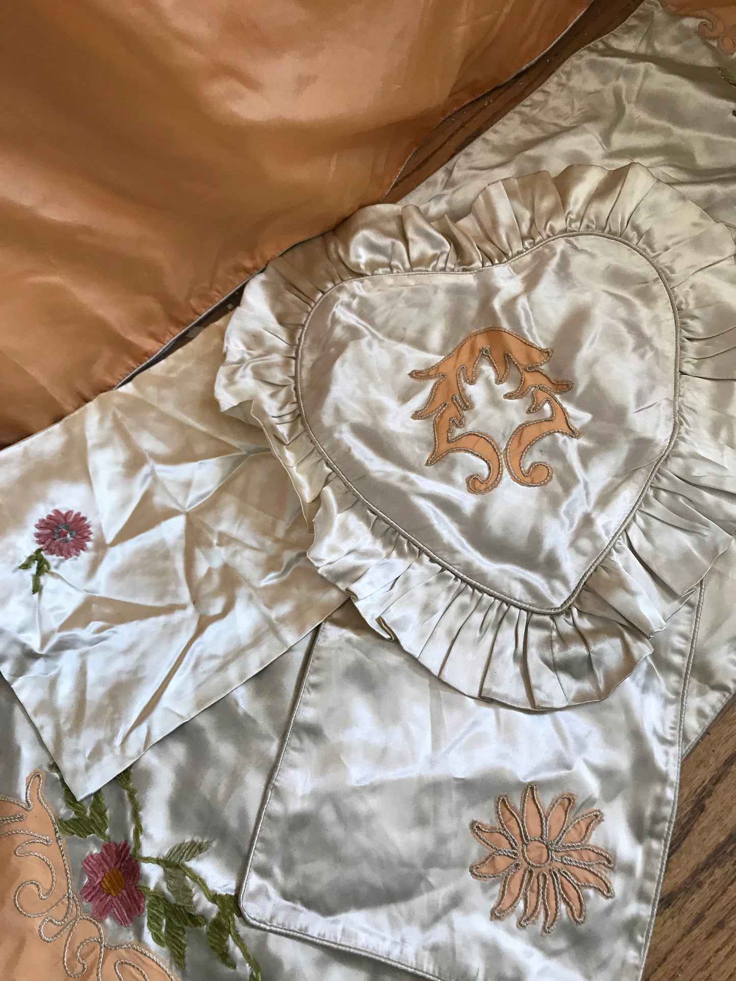 Vintage 1930s 7pc Satin Boudoir Bedspread Set