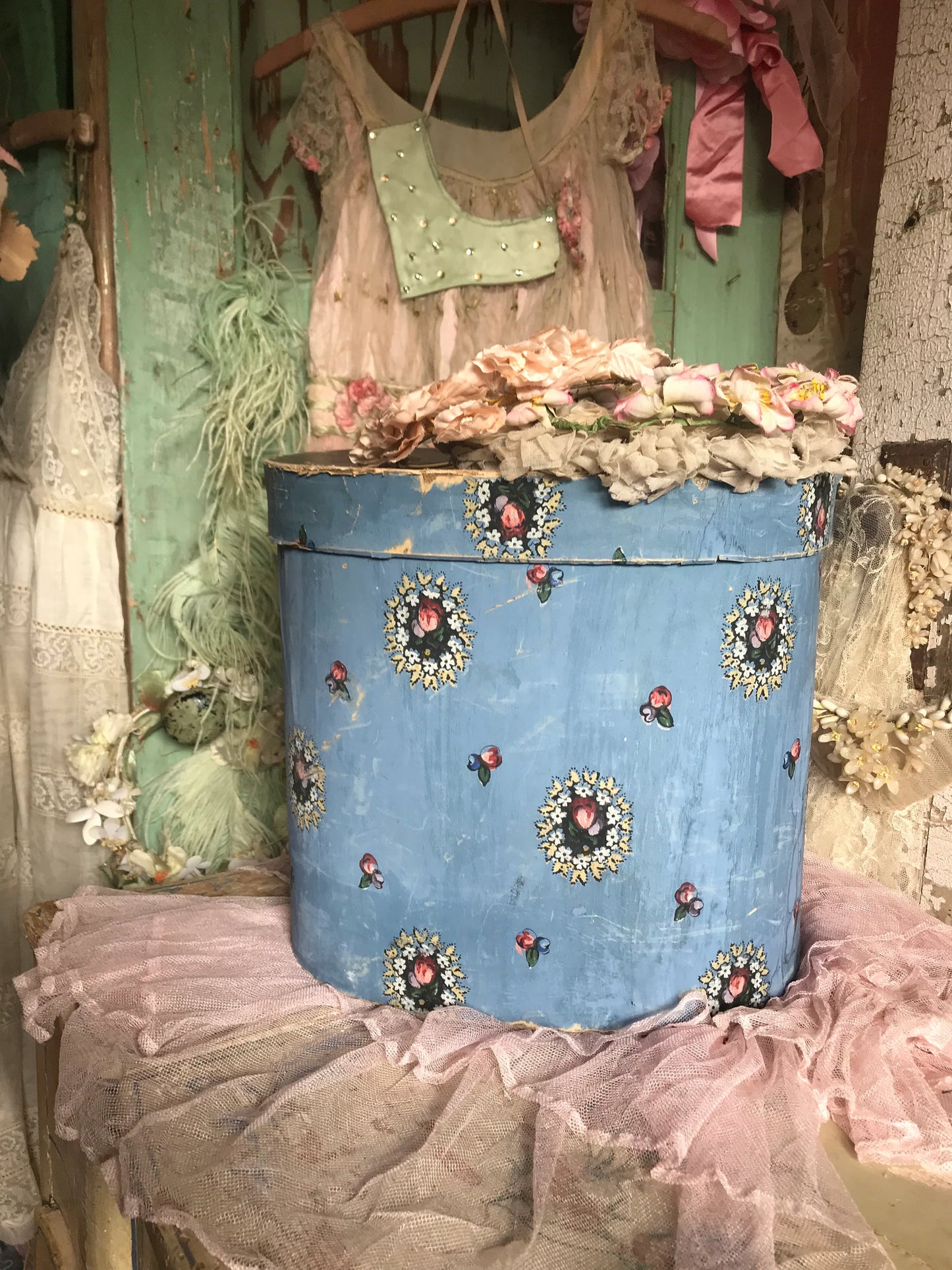 Antique Hat Box Faded Blue Hand Painted Wallpaper