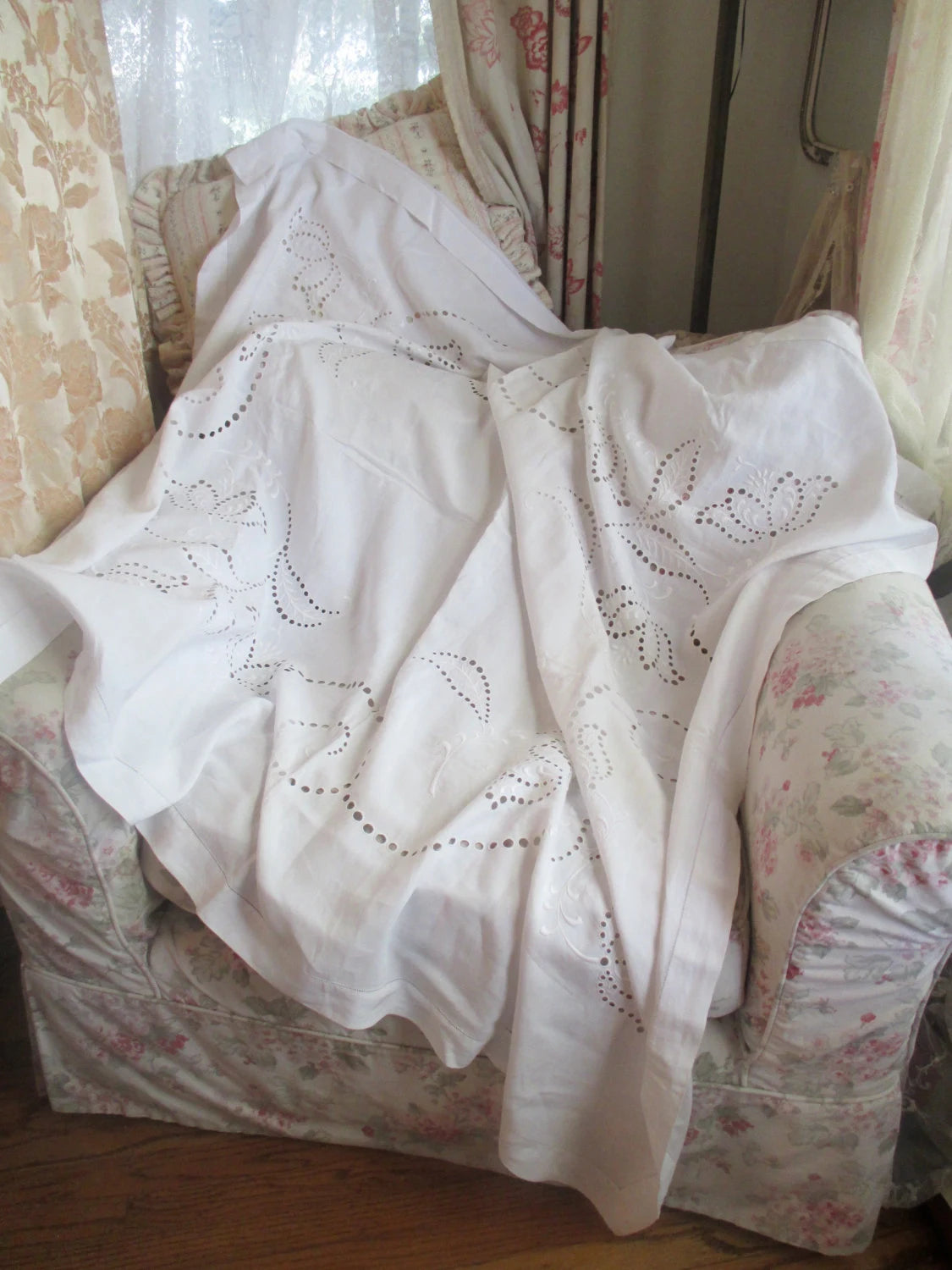 Antique Tablecloth White Linen Embroidered Eyelet Lace