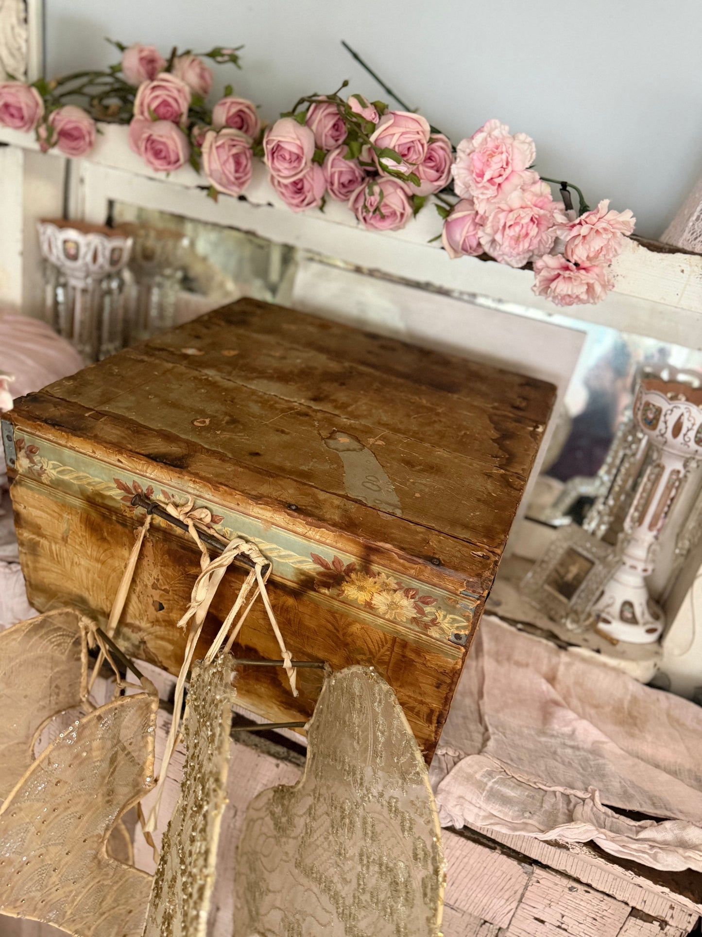 RARE RASSC Rachel Ashwell Shabby Chic Antique Wood Wallpaper Crate Chest Box