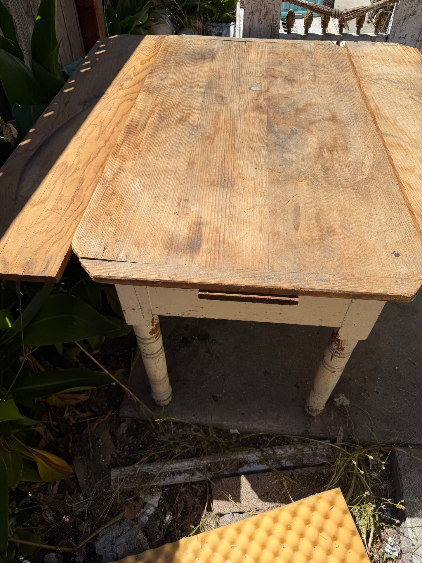 Antique Chippy Shabby Chic Expandable Table