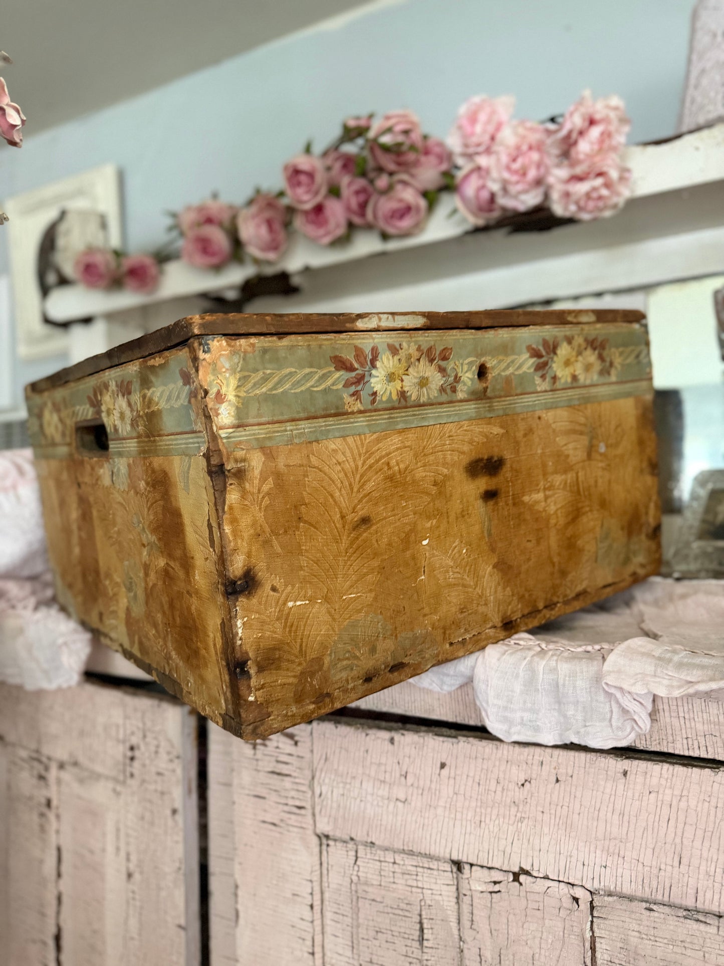 RARE RASSC Rachel Ashwell Shabby Chic Antique Wood Wallpaper Crate Chest Box