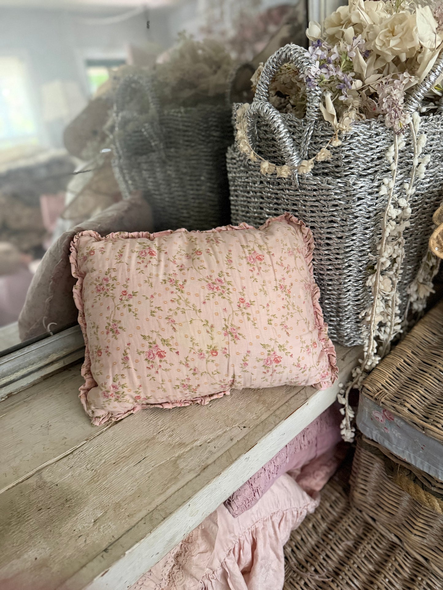 Bella Notte Pink Floral Linen Pillow