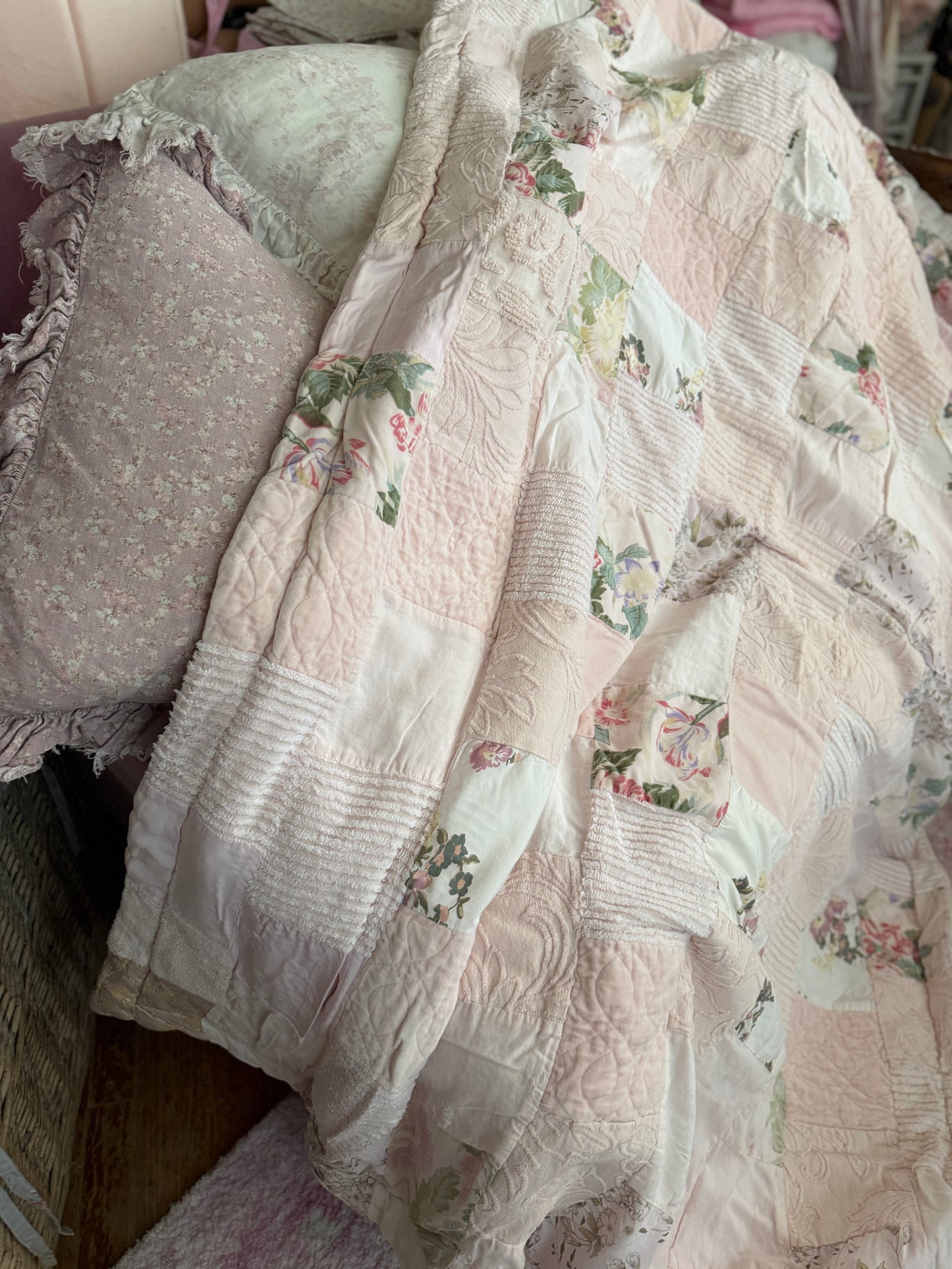 Bella Notte Pink Personal Comforter Quilt