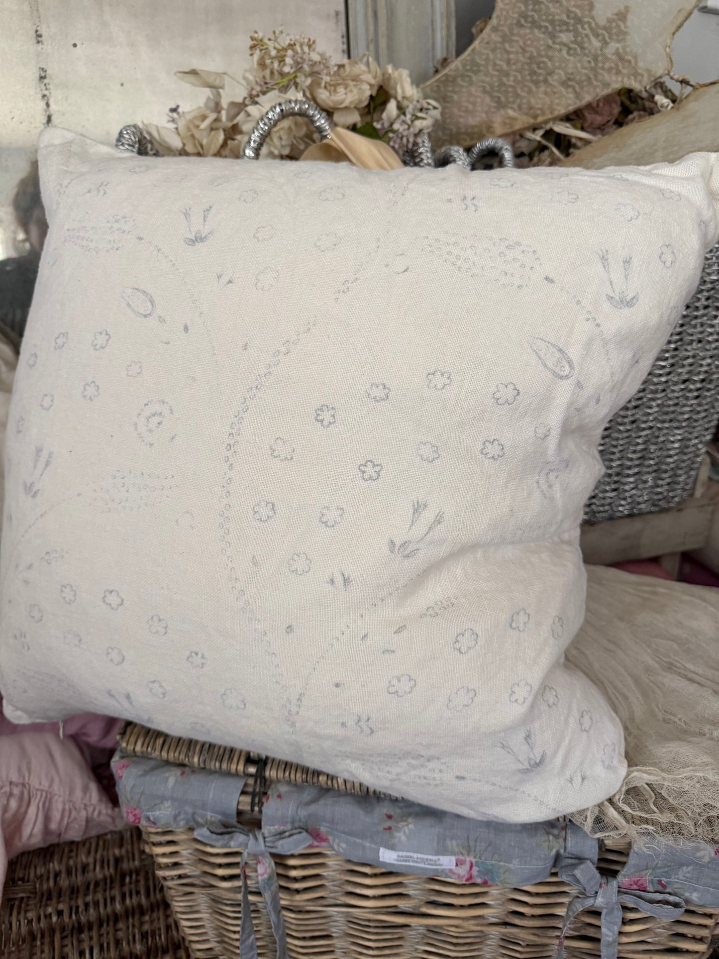 Pair RASSC Rachel Ashwell Snow Paisley Linen Pillow
