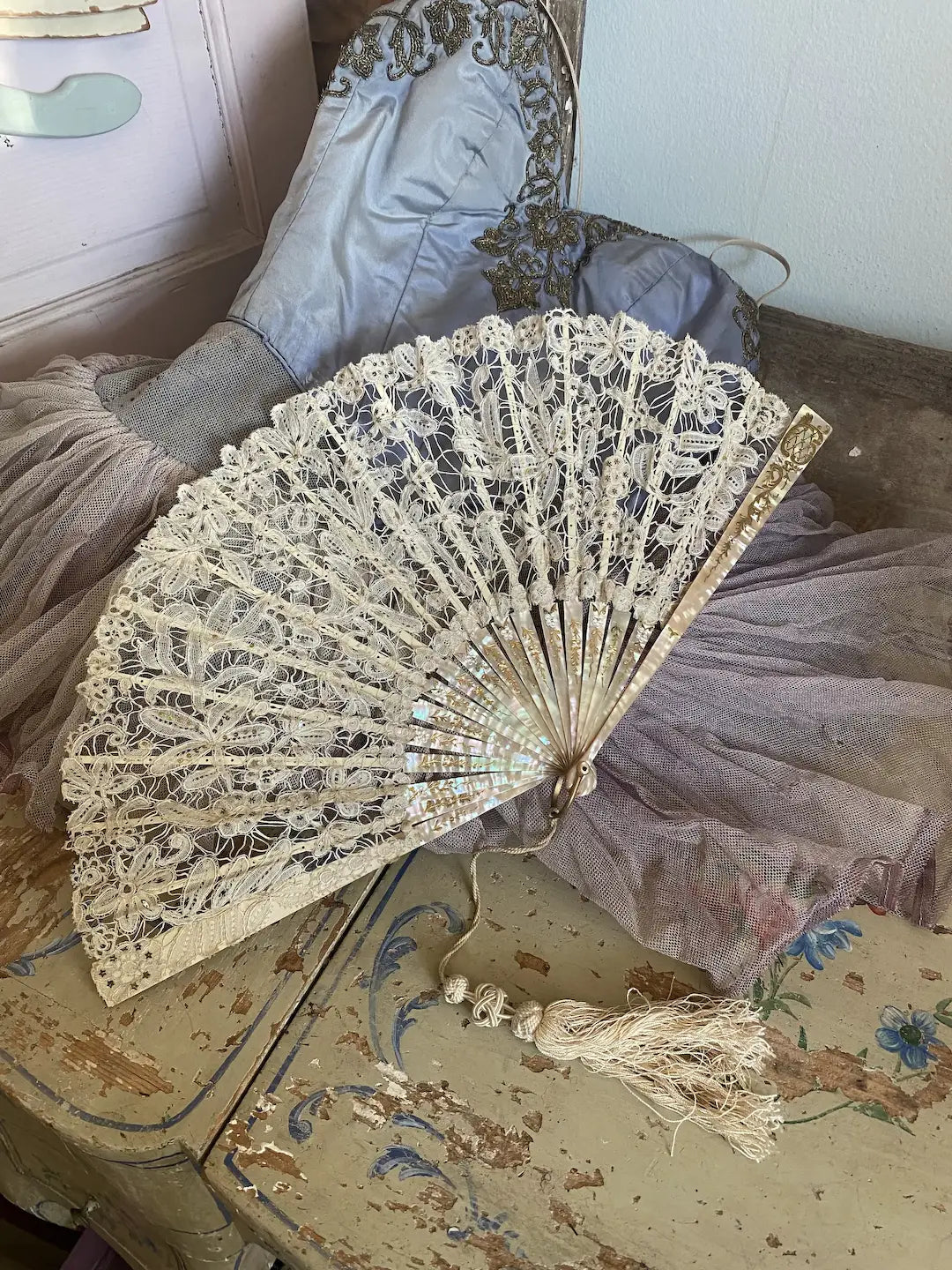 Antique French Mother Of Pearl Fan Bobbin Lace