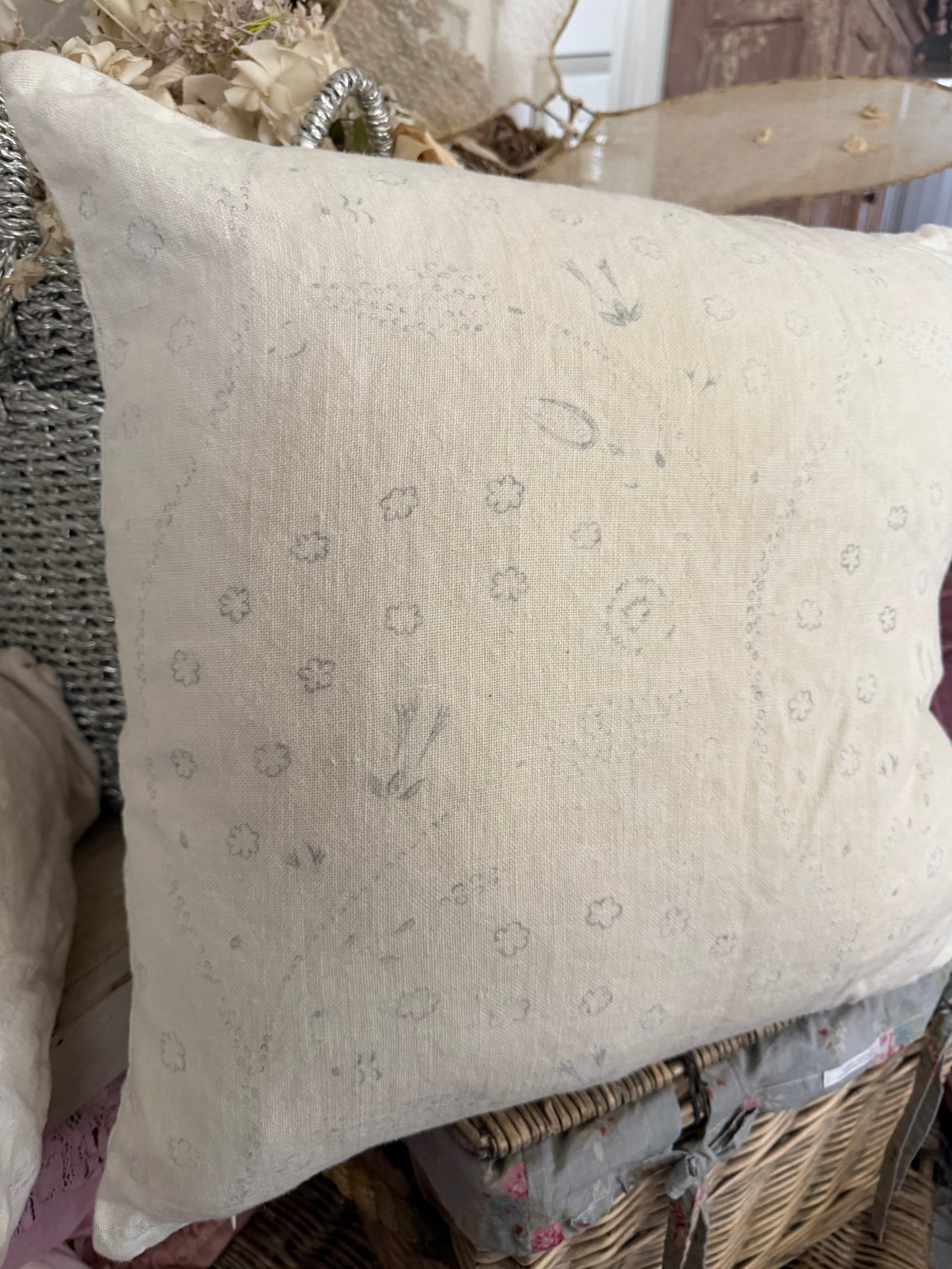 Pair RASSC Rachel Ashwell Snow Paisley Linen Pillow