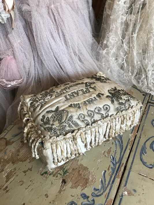 Antique Birth Welcoming Cushion Box Silk