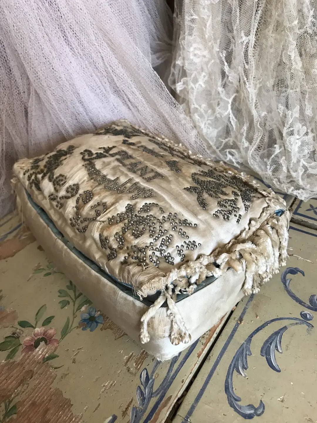 Antique Birth Welcoming Cushion Box Silk