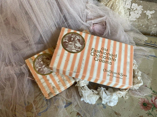 Set Vintage Chocolate Candy Box