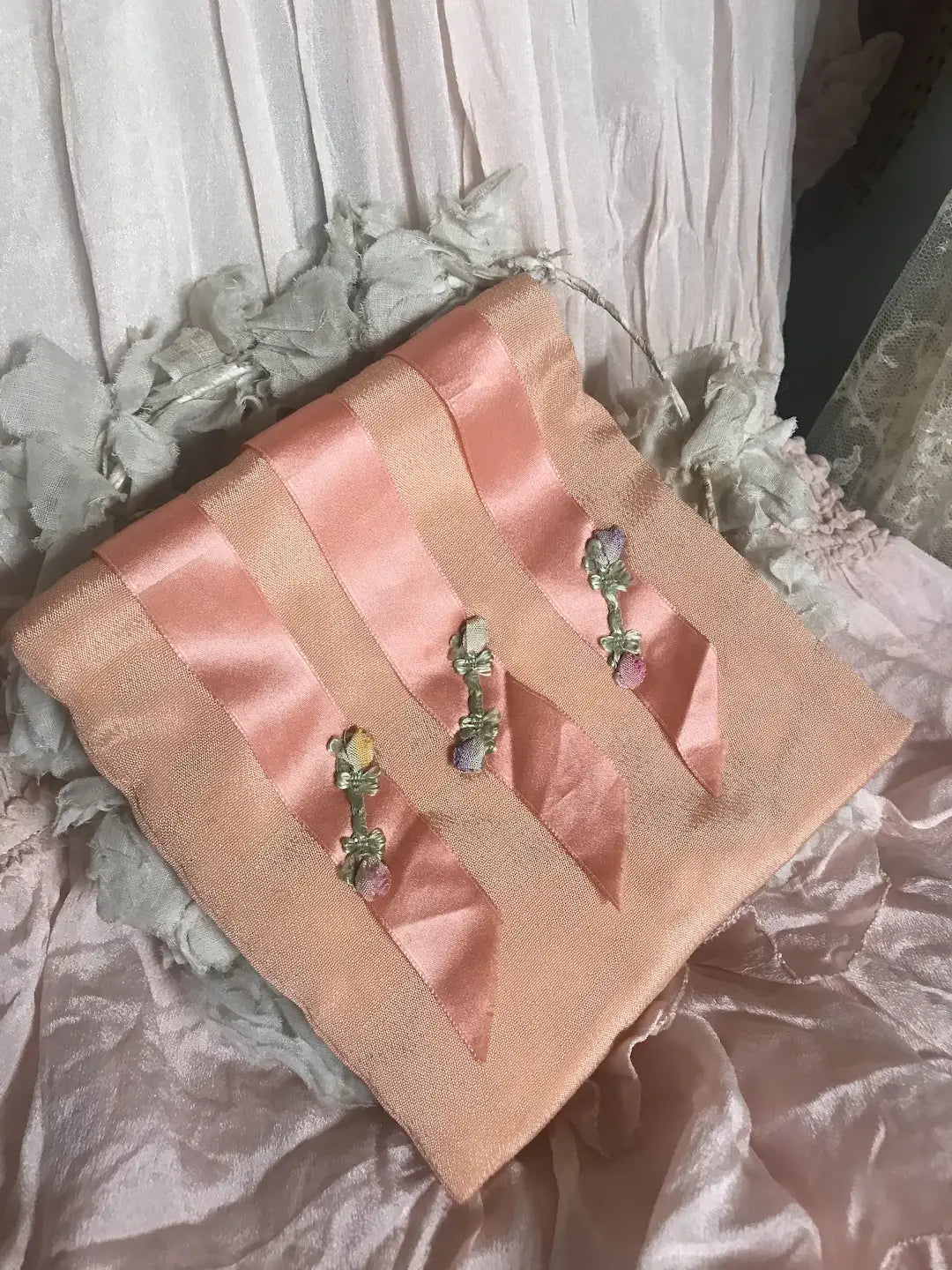 Vintage Peach Ribbonwork Hankie Holder Keeper