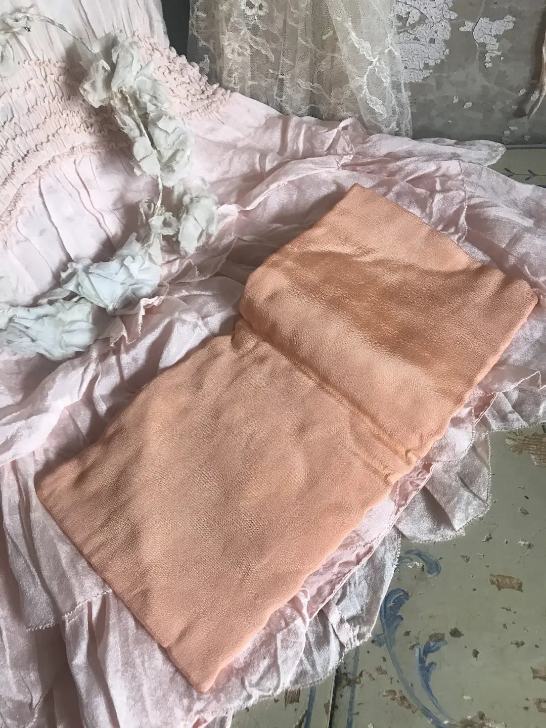 Vintage Peach Ribbonwork Hankie Holder Keeper