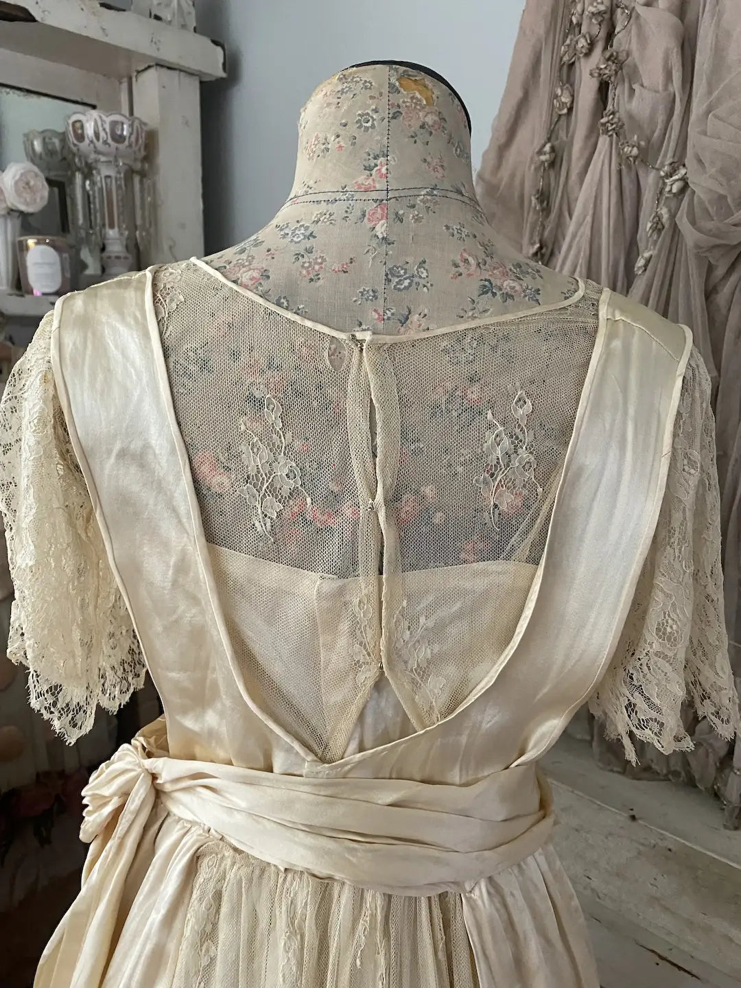 Antique 1920s Wedding Dress Silk Chantilly Lace