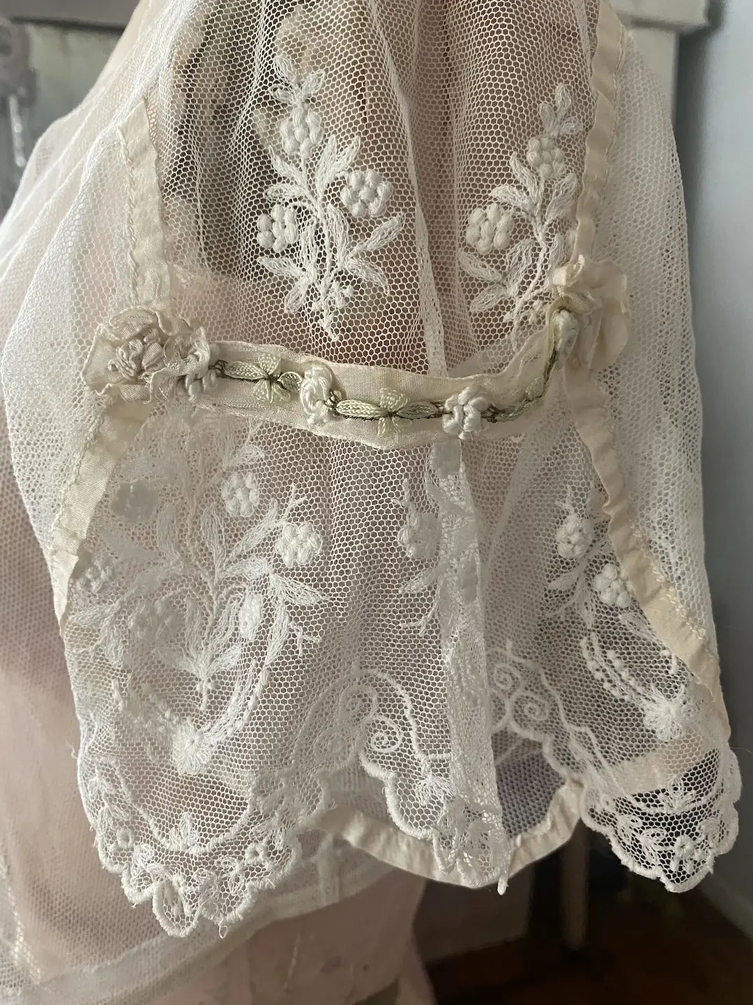 Antique White Lace Summer Bodice Ribbonwork