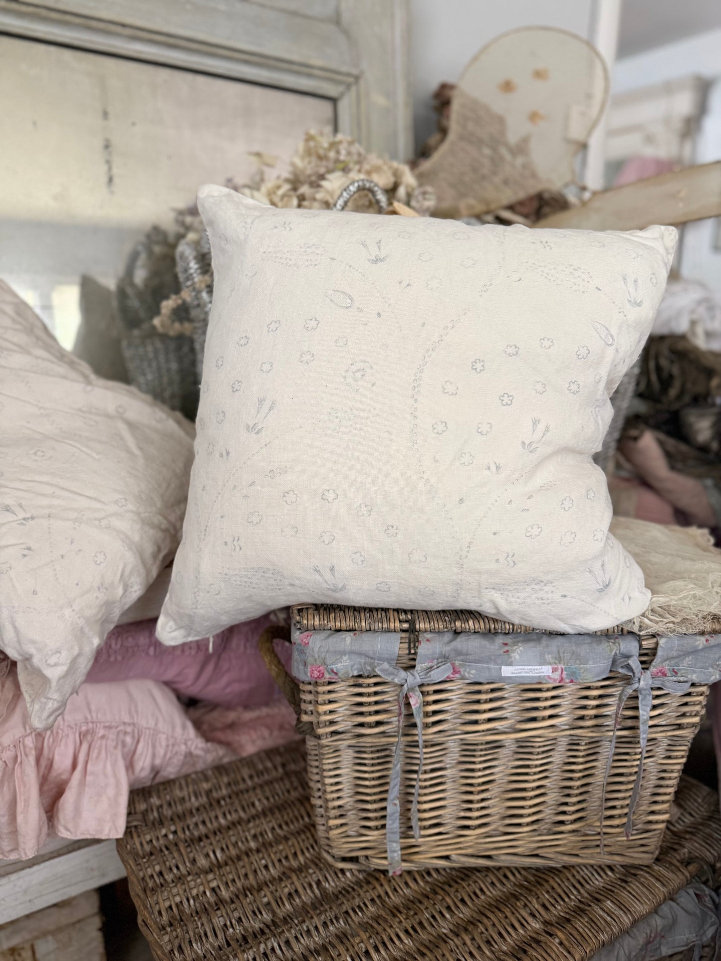 Pair RASSC Rachel Ashwell Snow Paisley Linen Pillow