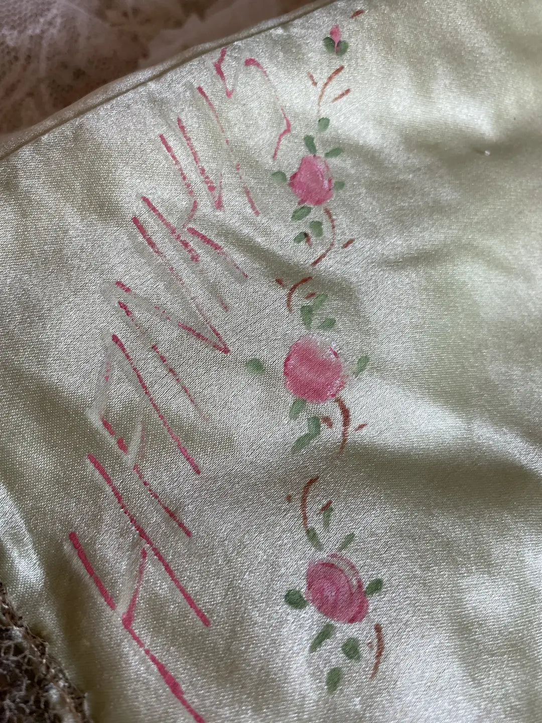 Antique Pink Silk Hankie Holder Metallic Lace Trim