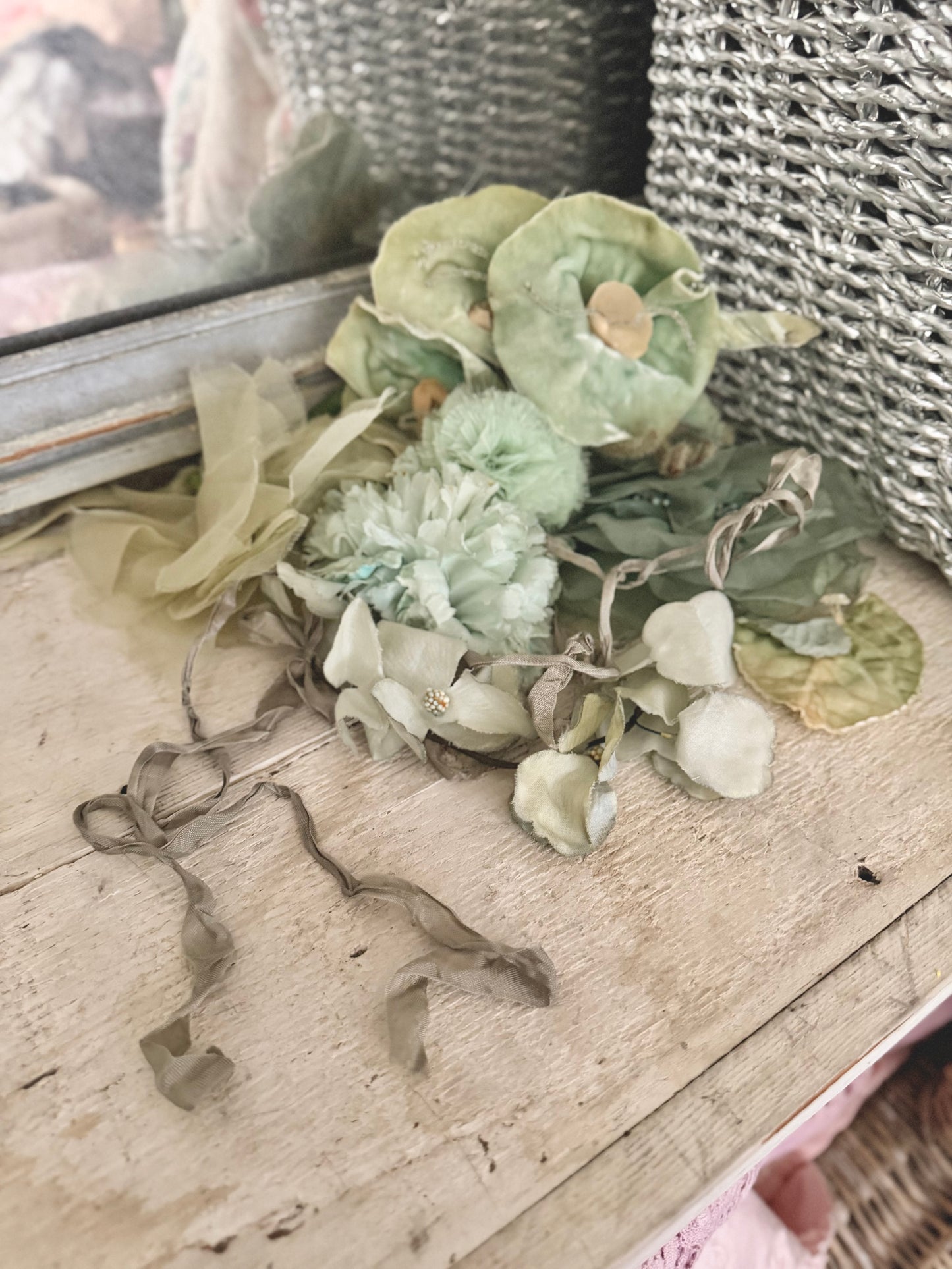 Collection Antique Vintage Millinery Flowers Green