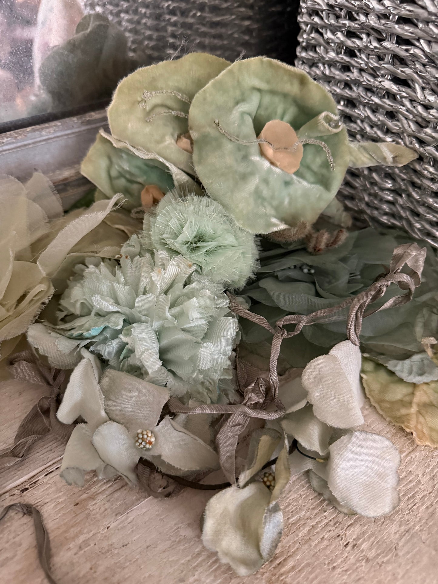 Collection Antique Vintage Millinery Flowers Green
