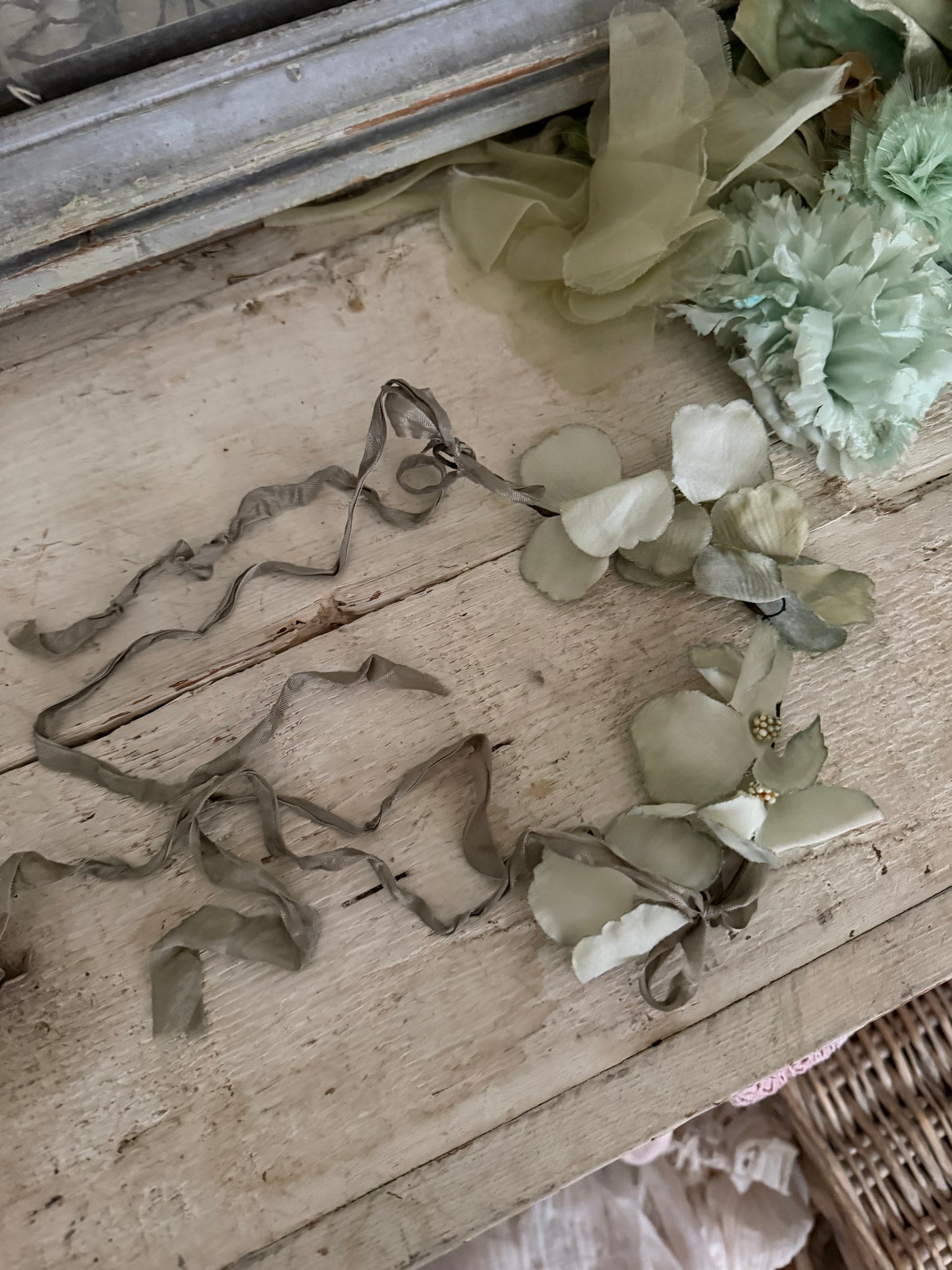 Collection Antique Vintage Millinery Flowers Green