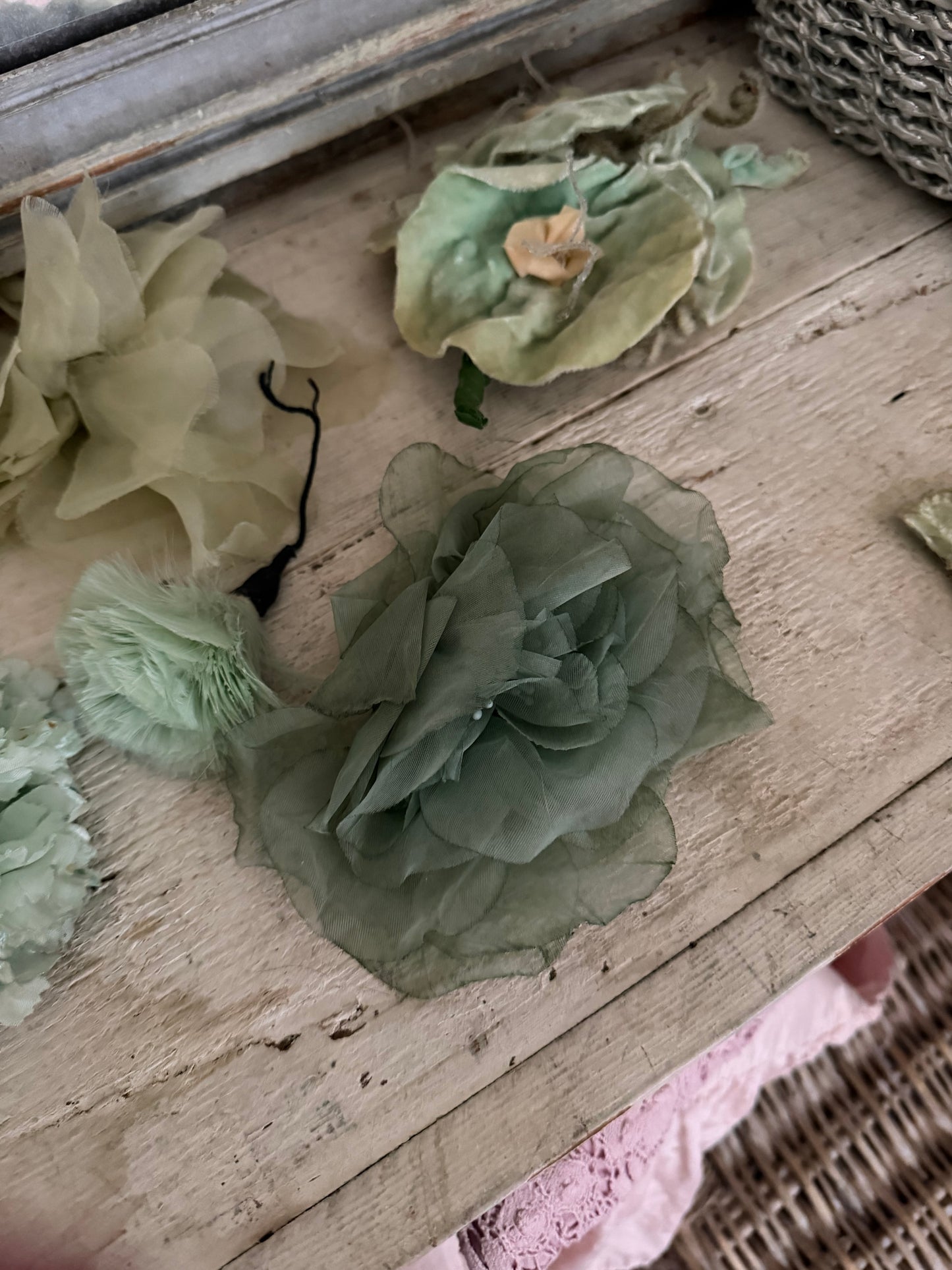Collection Antique Vintage Millinery Flowers Green