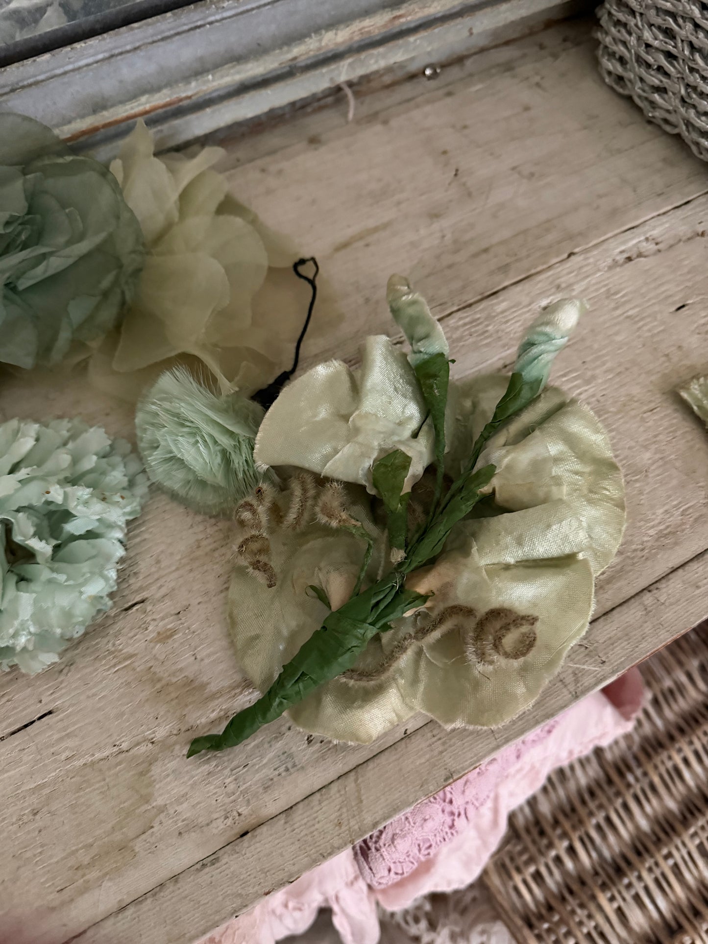 Collection Antique Vintage Millinery Flowers Green