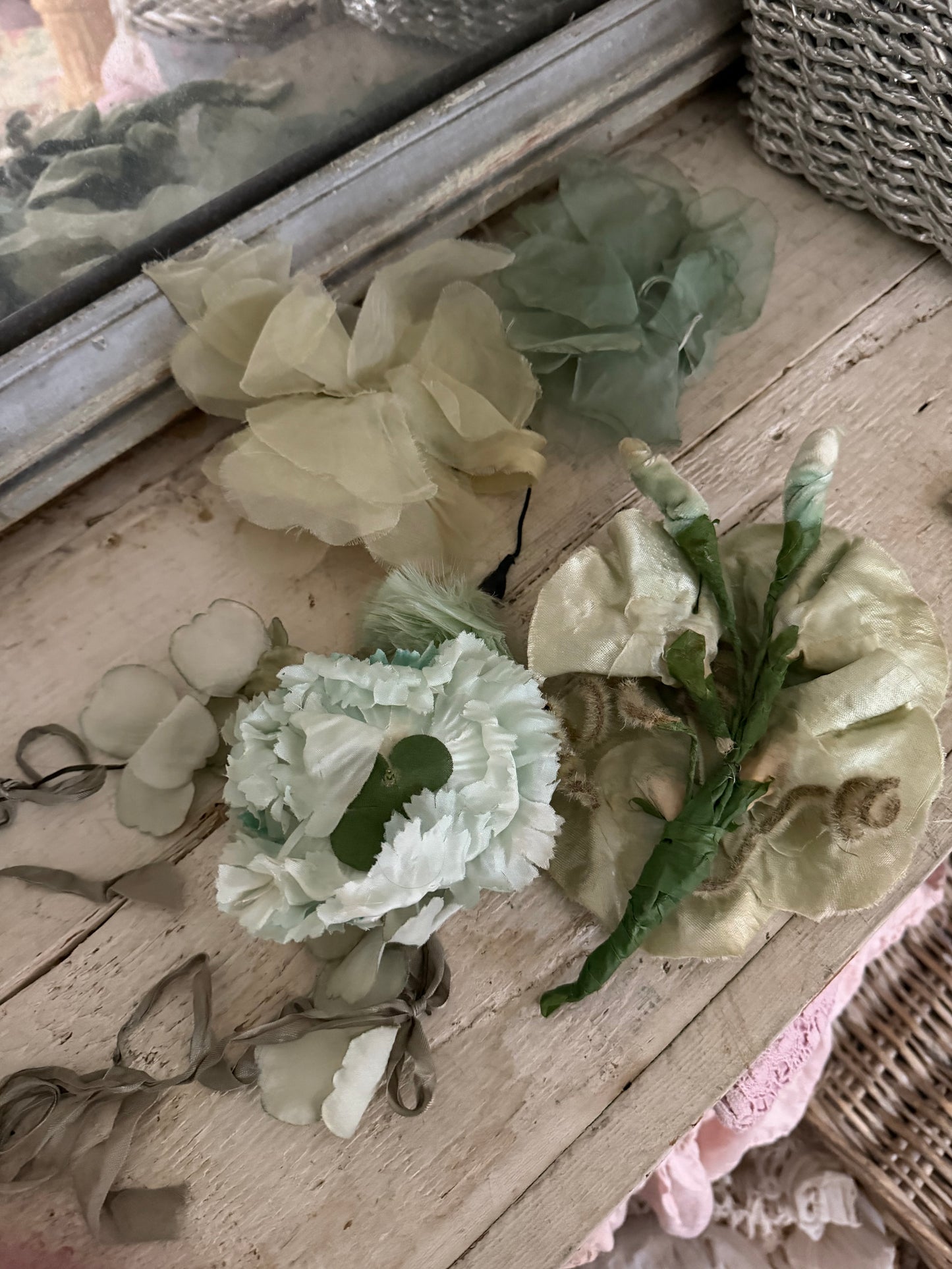 Collection Antique Vintage Millinery Flowers Green