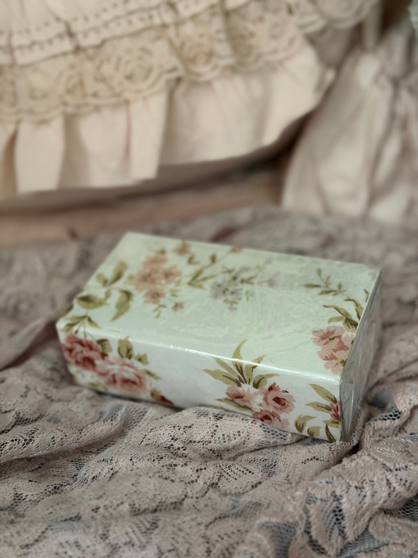 RARE Rachel Ashwell Shabby Chic Matchbox NEW