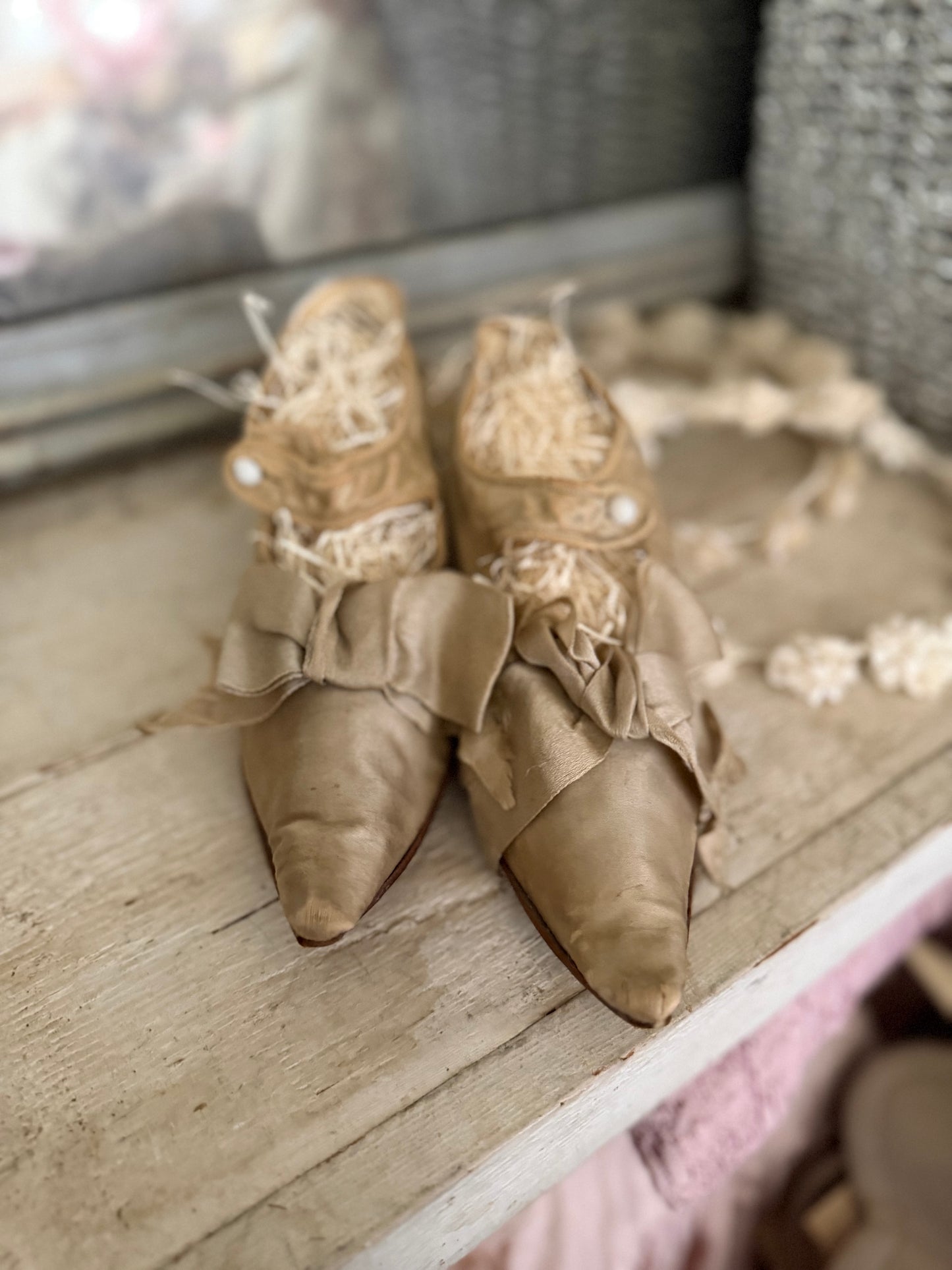 Antique Ice Grey Green Silk Shoes With Bows