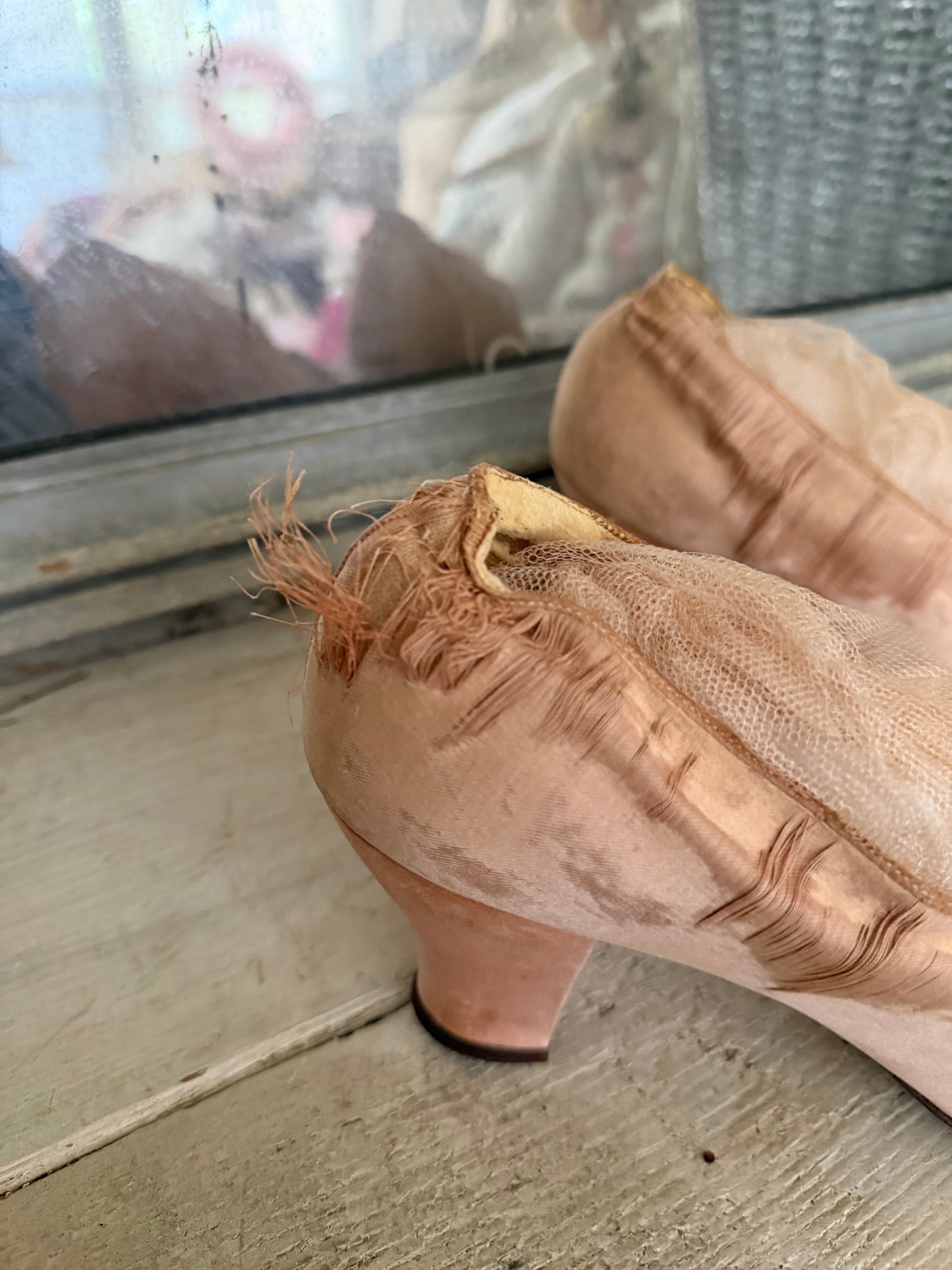 Antique Pink Silk Shoes With Rosettes