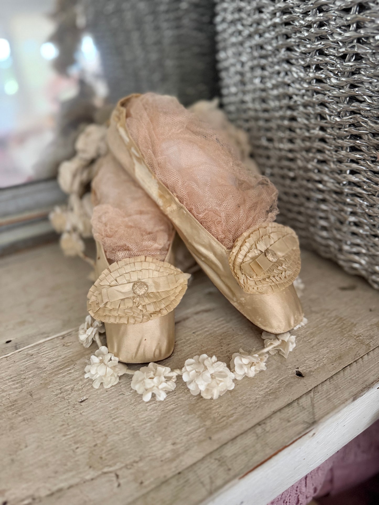 Antique Ivory Silk Regency Slippers Shoes With Rosettes
