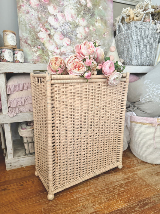 Vintage Peach Shabby Chic Woven Wicker Hamper