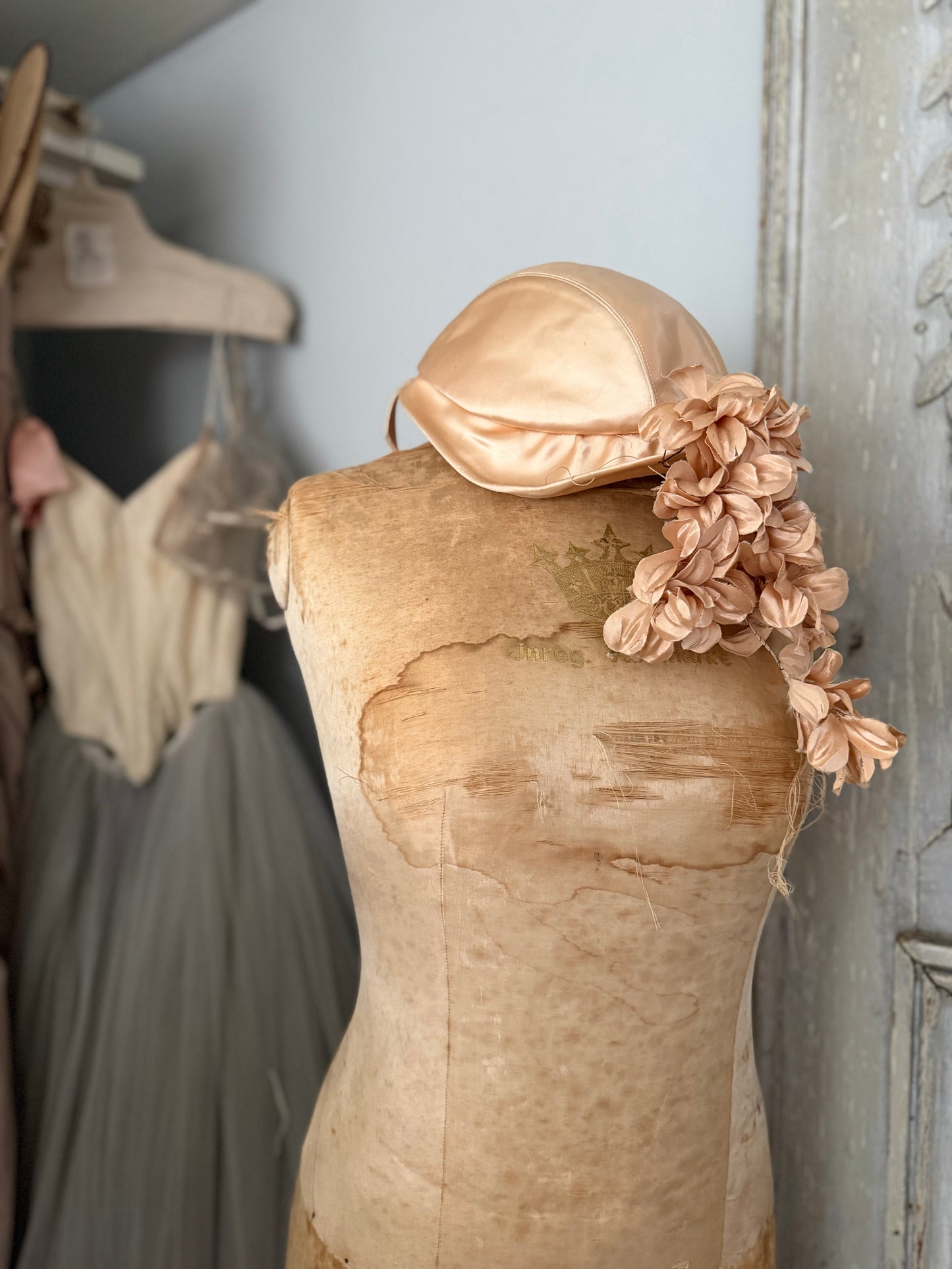Vintage Pink Peach Satin Millinery Flower Cloche Hat
