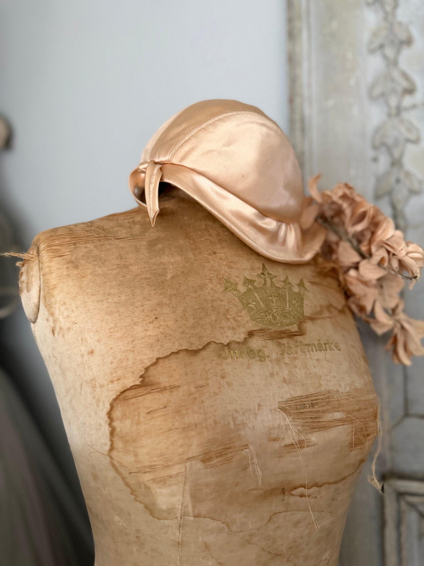 Vintage Pink Peach Satin Millinery Flower Cloche Hat