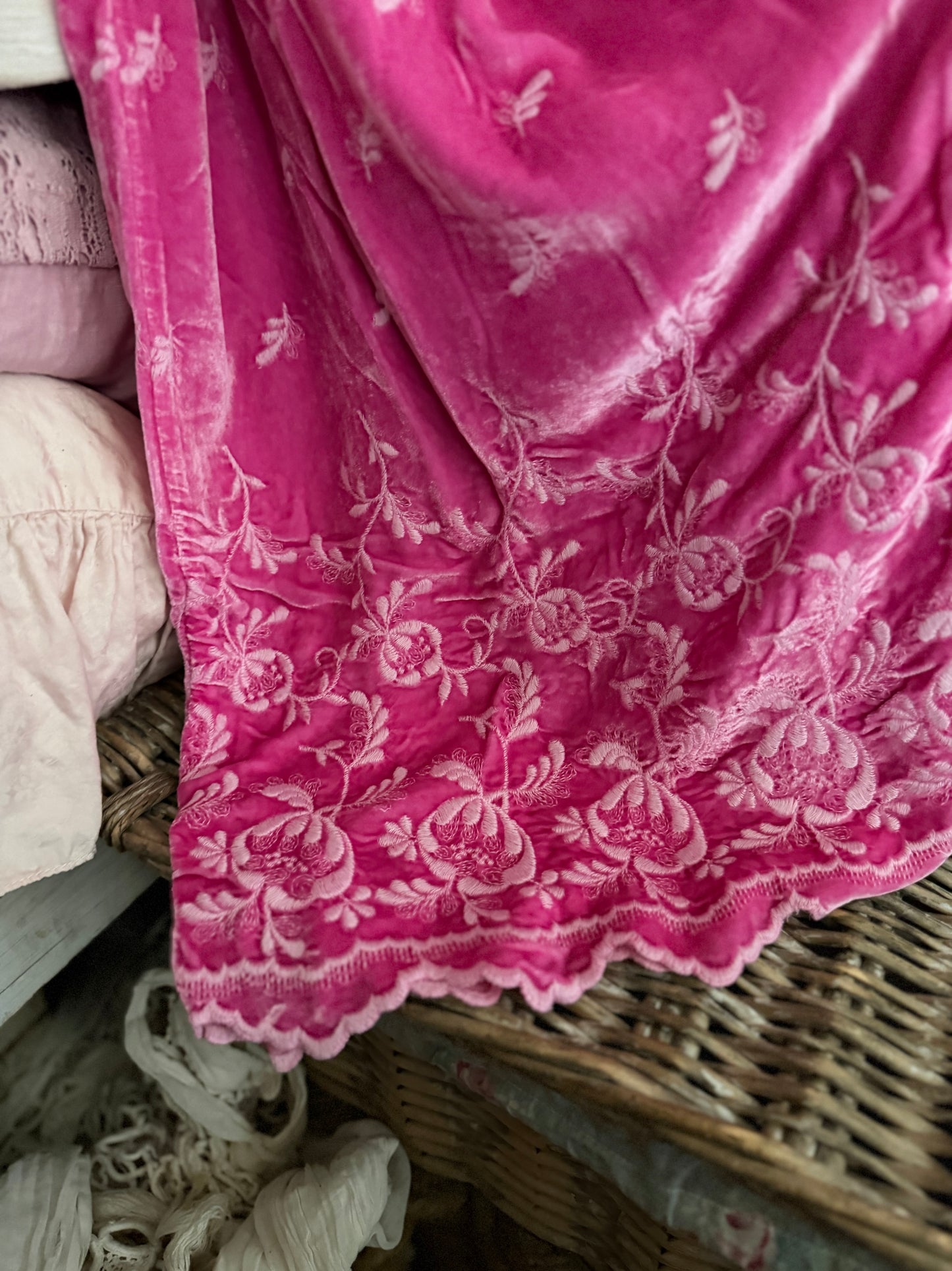 Bella Notte Pink Silk Embroidered Velvet King Pillowcase