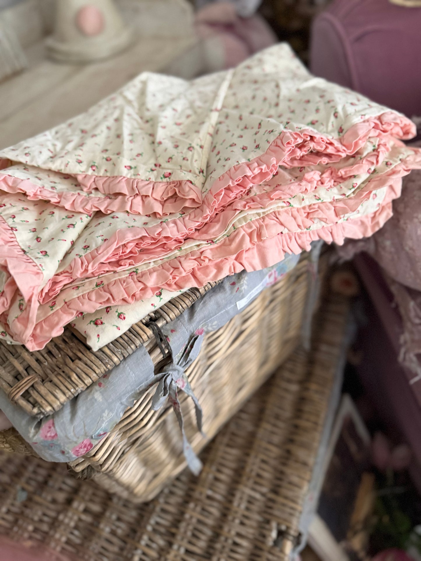 True Vintage Pink Ditsy Rose Ruffled Duvet