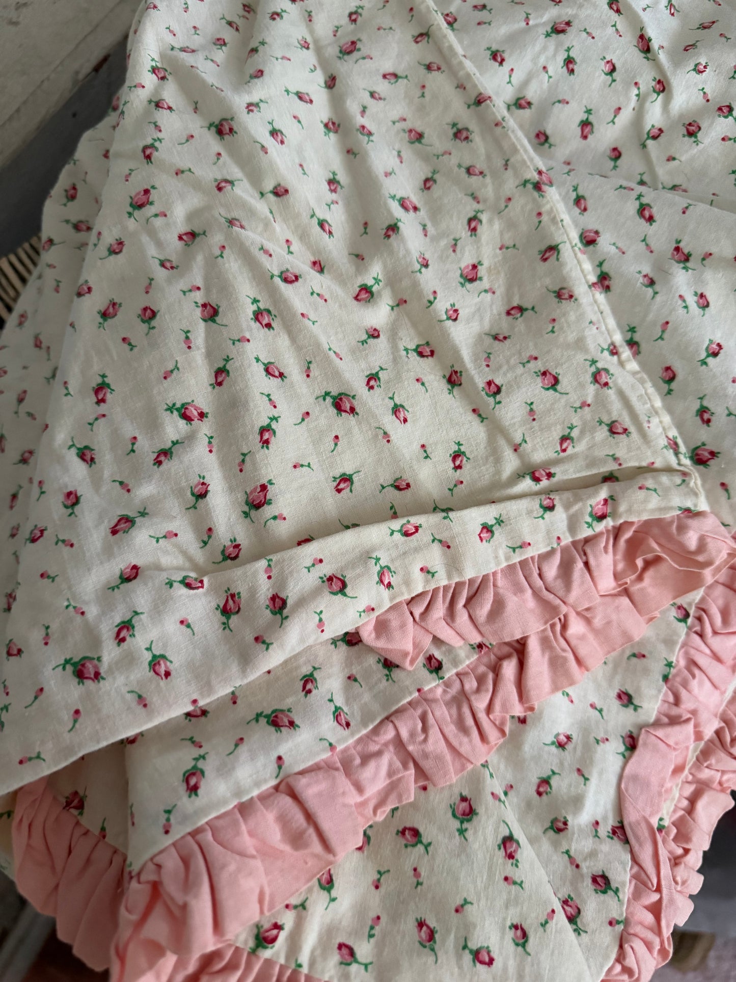 True Vintage Pink Ditsy Rose Ruffled Duvet