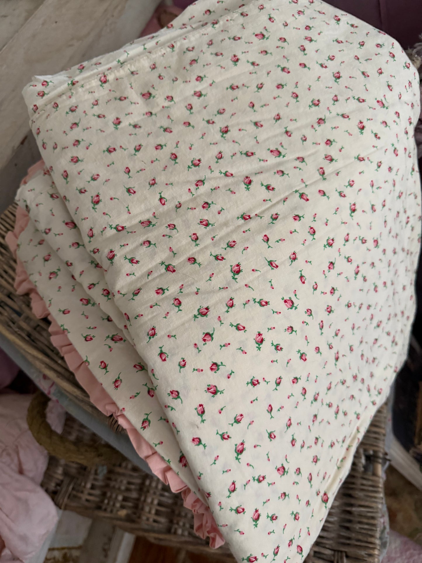 True Vintage Pink Ditsy Rose Ruffled Duvet