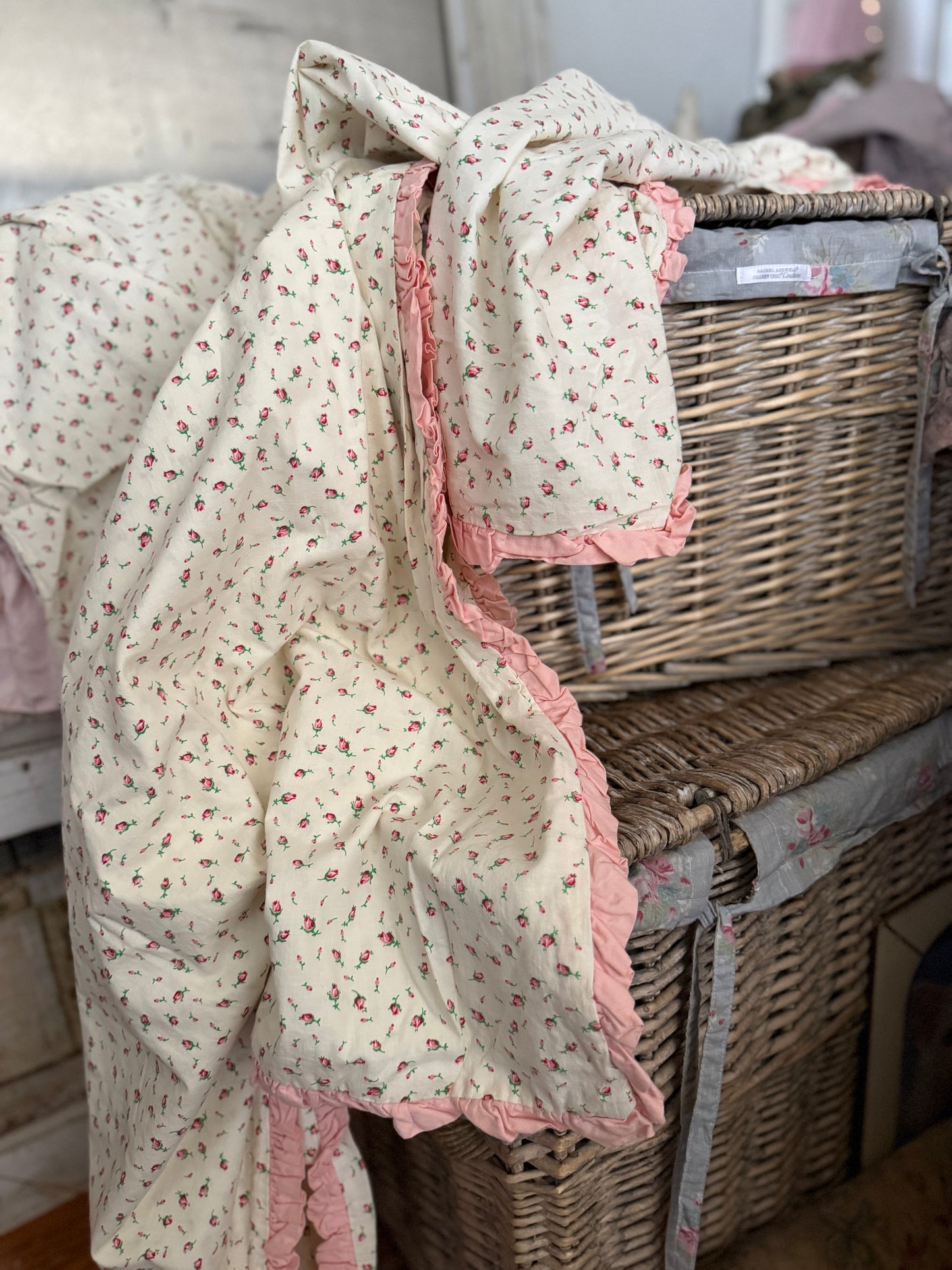 True Vintage Pink Ditsy Rose Ruffled Duvet