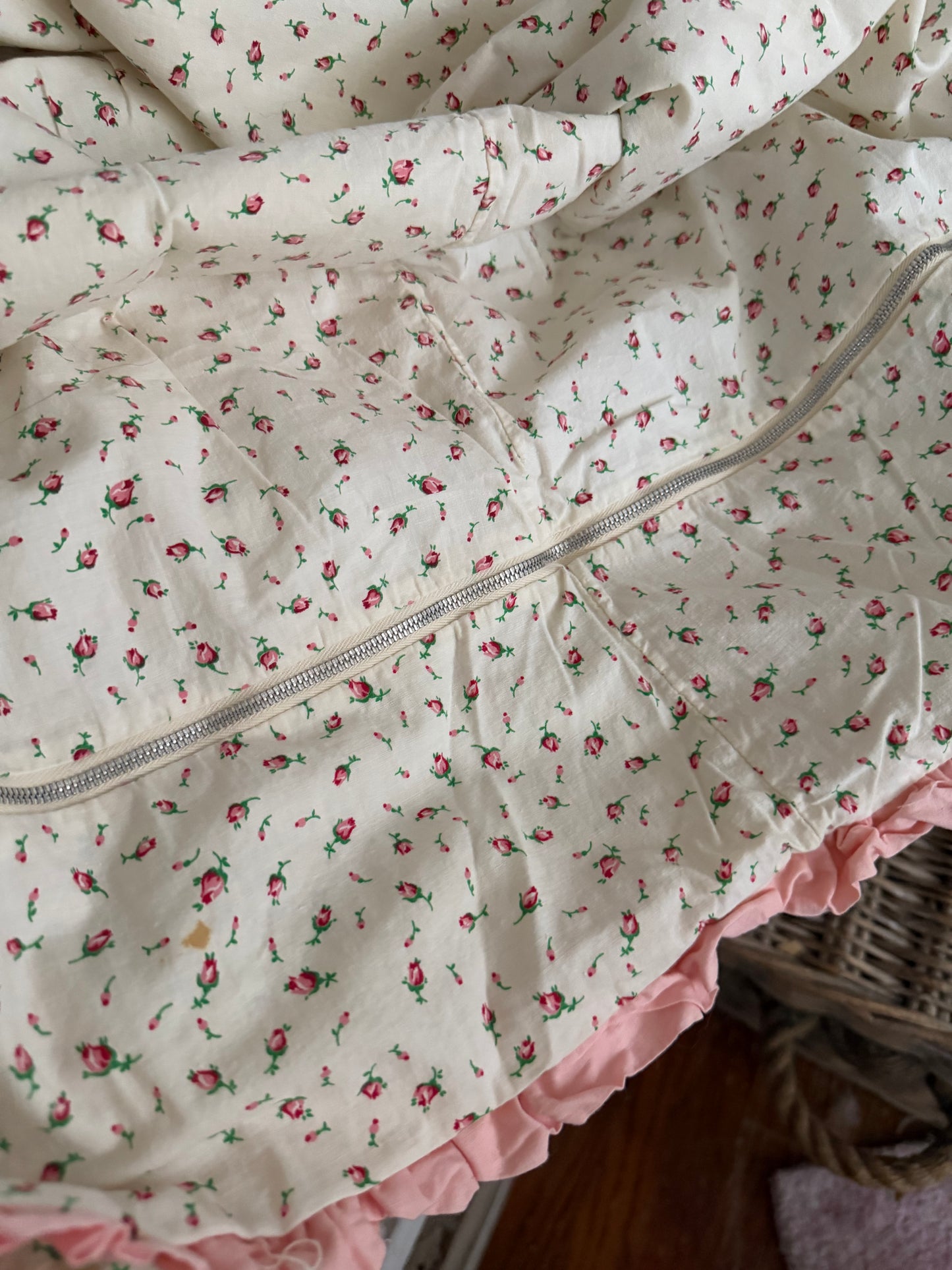 True Vintage Pink Ditsy Rose Ruffled Duvet