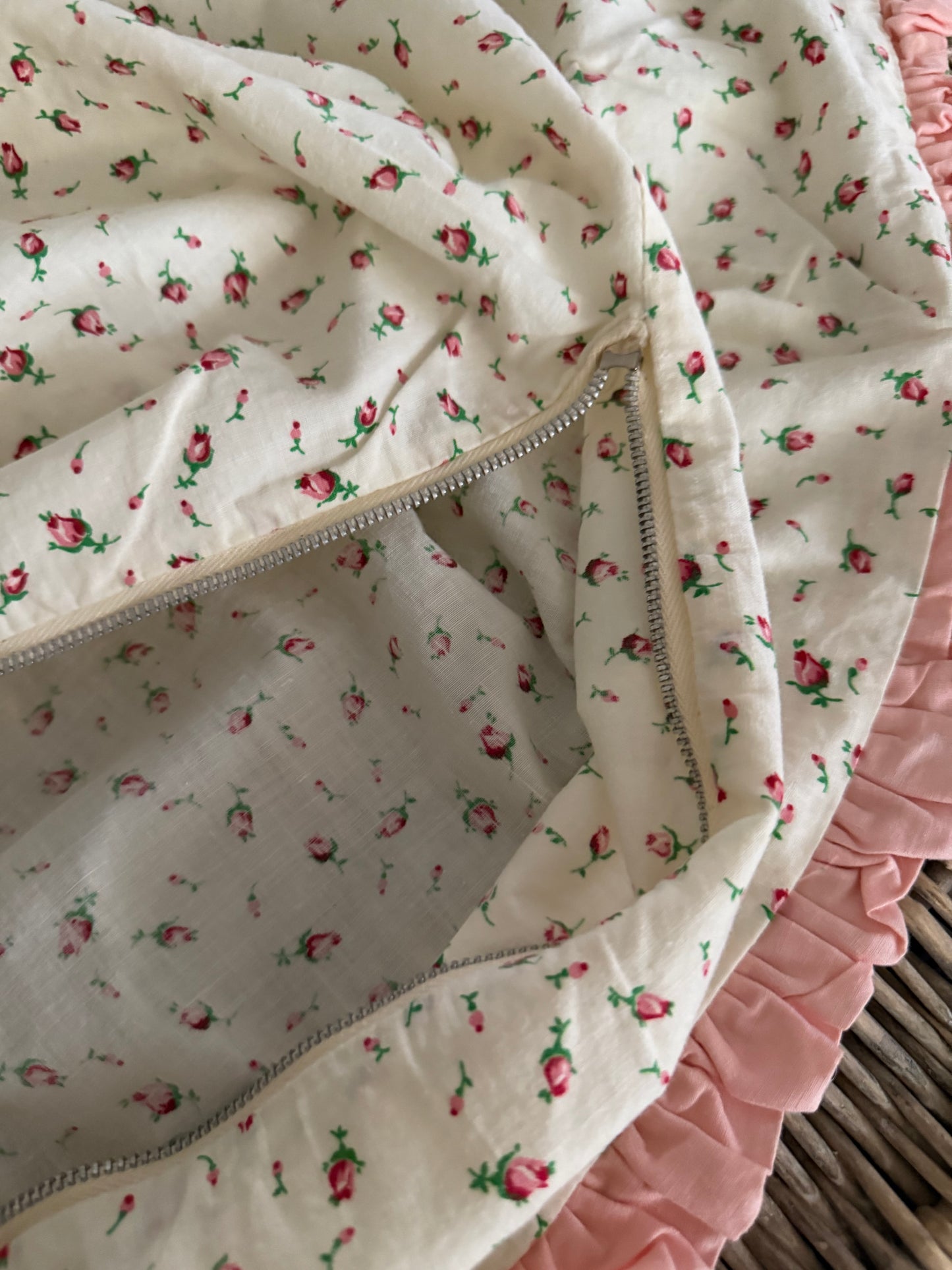 True Vintage Pink Ditsy Rose Ruffled Duvet