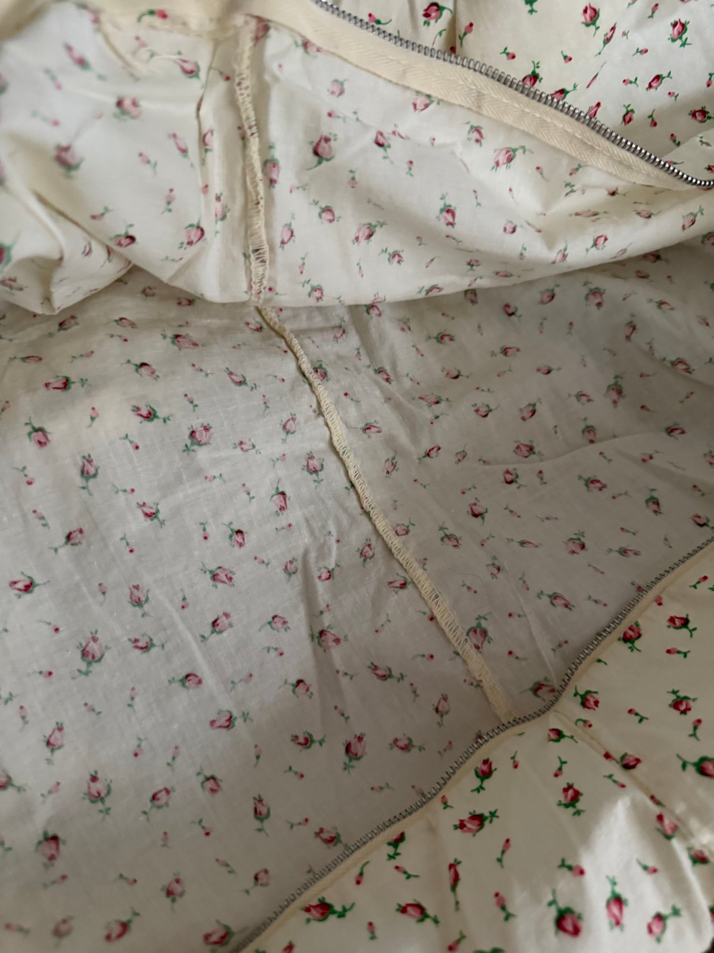 True Vintage Pink Ditsy Rose Ruffled Duvet