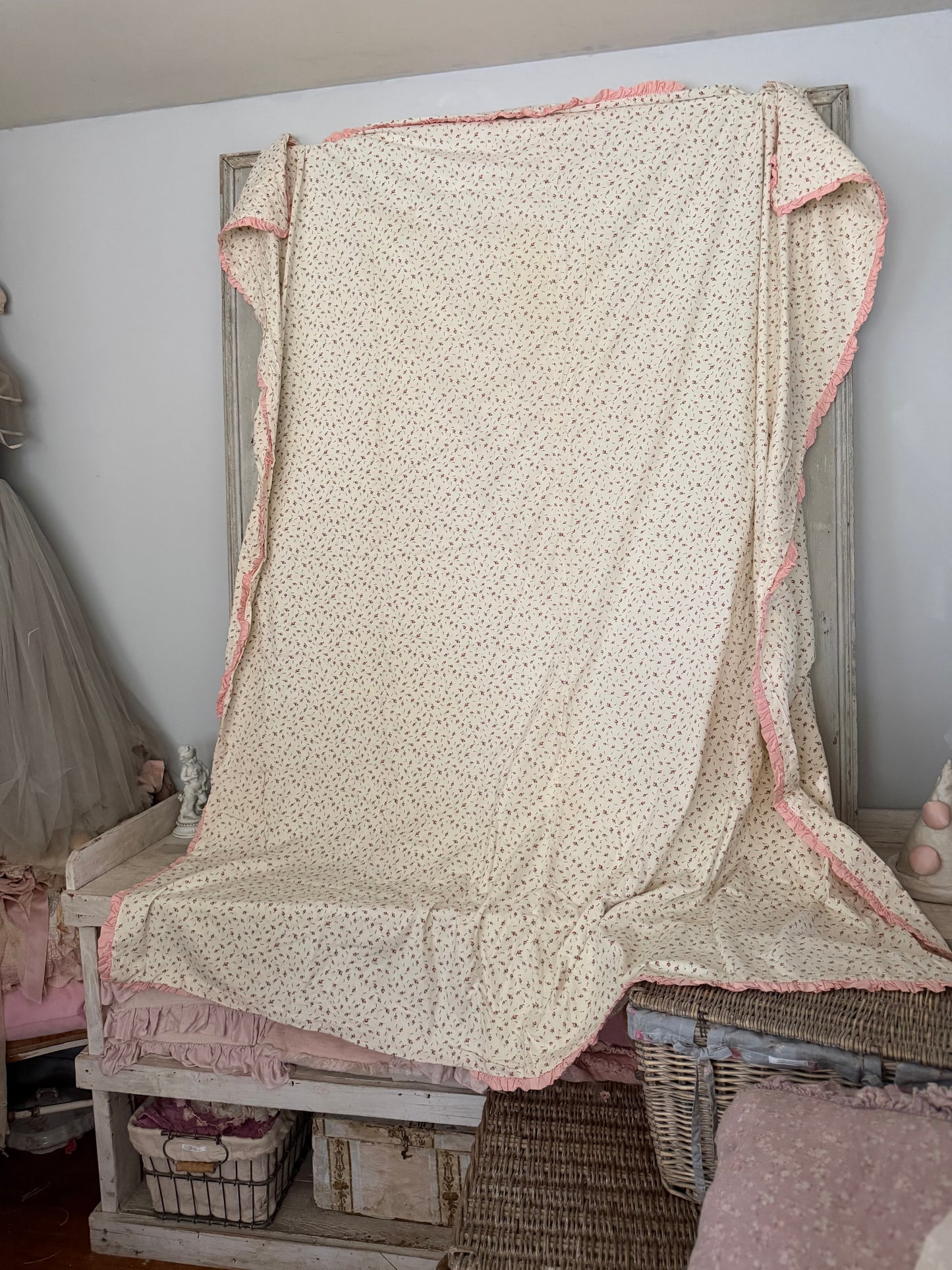 True Vintage Pink Ditsy Rose Ruffled Duvet