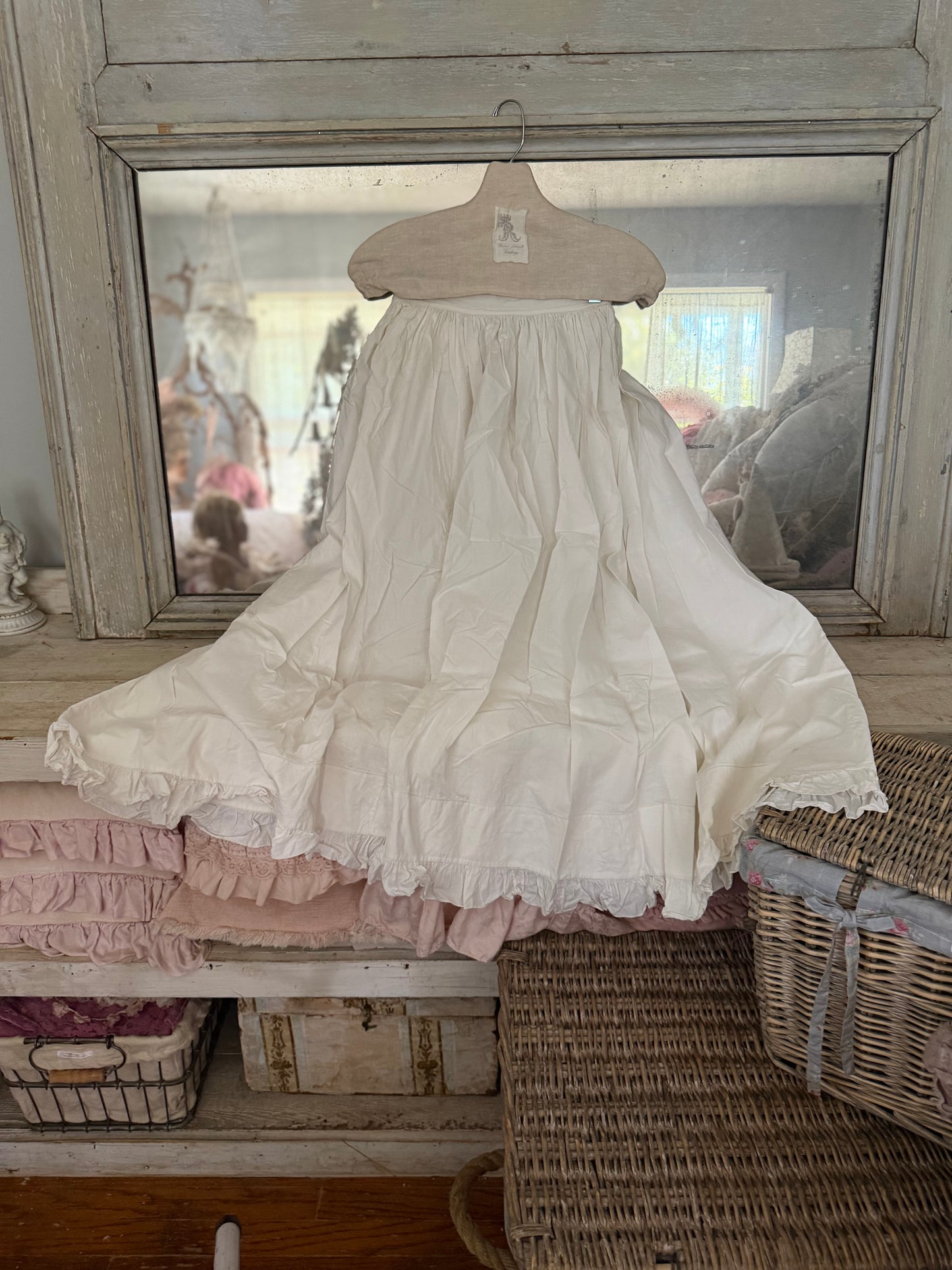 Antique White Simple Ruffle Petticoat
