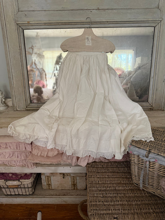 Antique White Simple Ruffle Petticoat