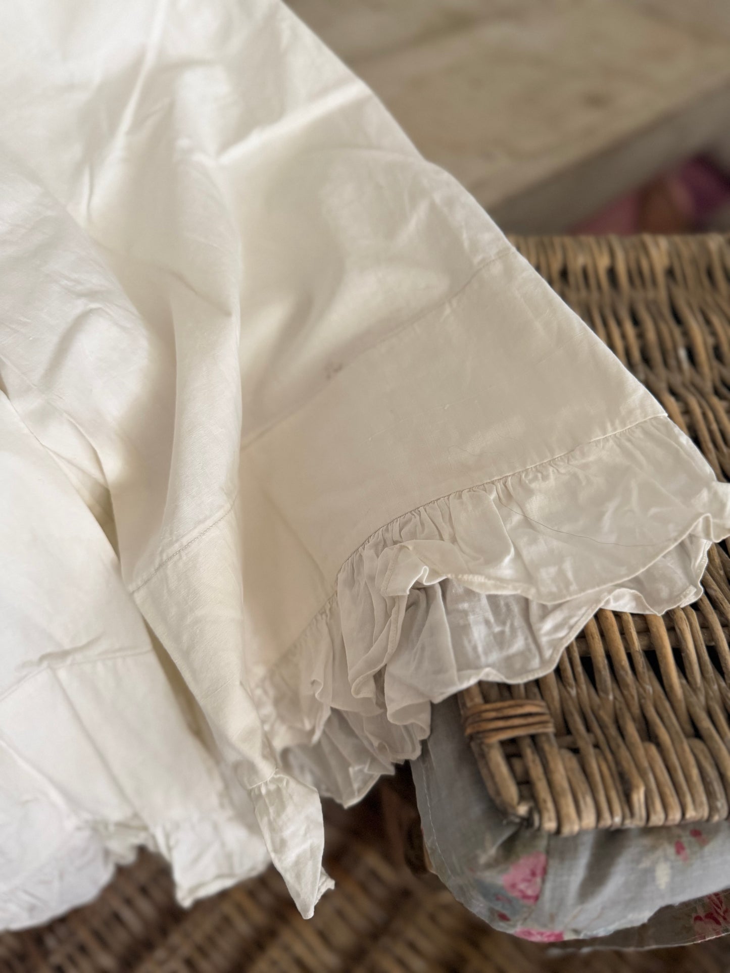 Antique White Simple Ruffle Petticoat