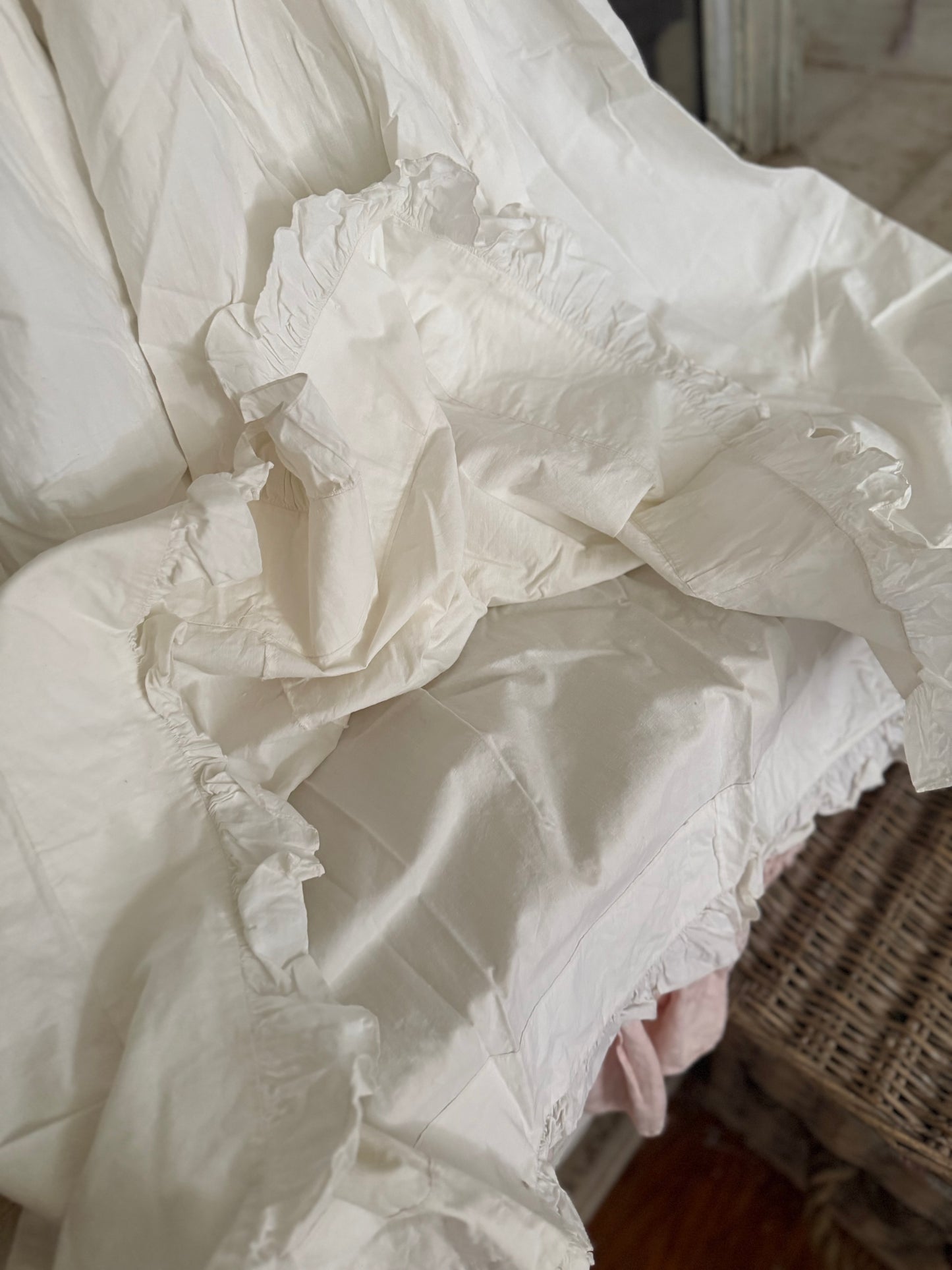 Antique White Simple Ruffle Petticoat